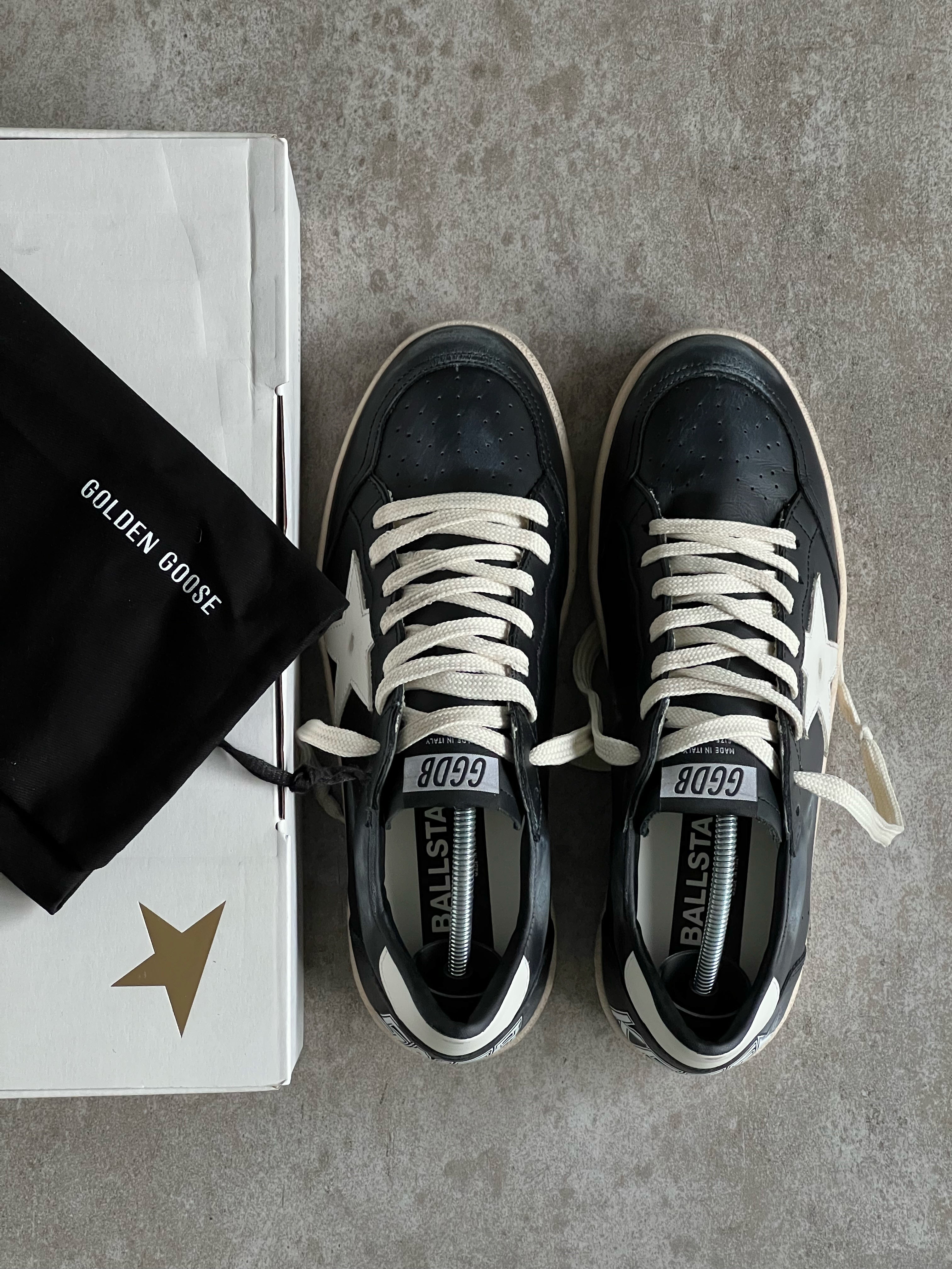 Size 41 | Golden Goose Ball Star Men's Black & White