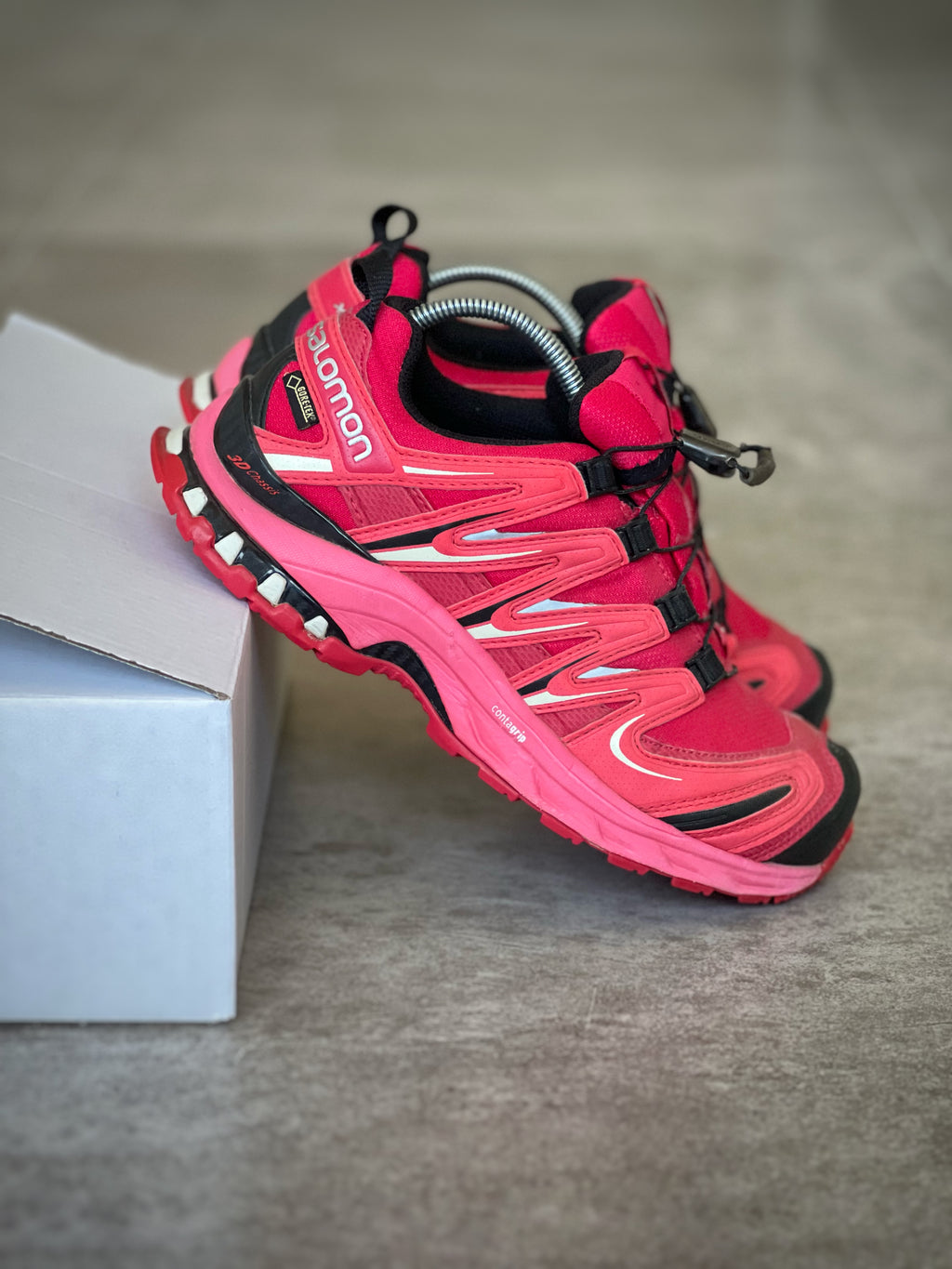 Size 7.5 | Salomon Outdoor Retro Style Pink Gore Tex Woman