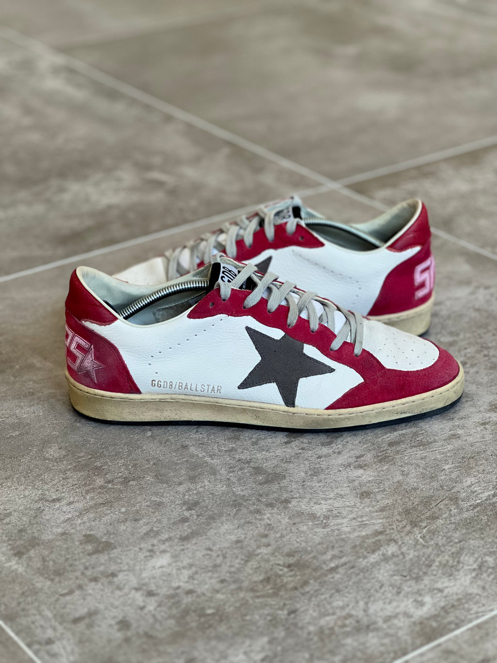 Size 42 | Golden Goose Ball Star Retro Style Red & White