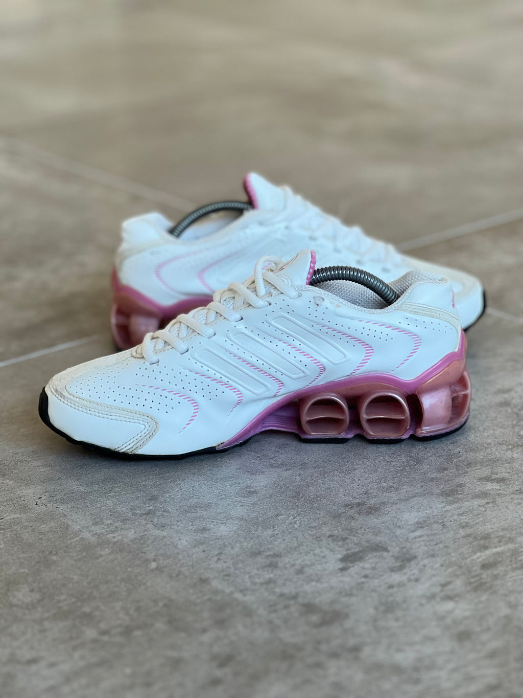 Size 37 | Y2k Adidas White & Pink