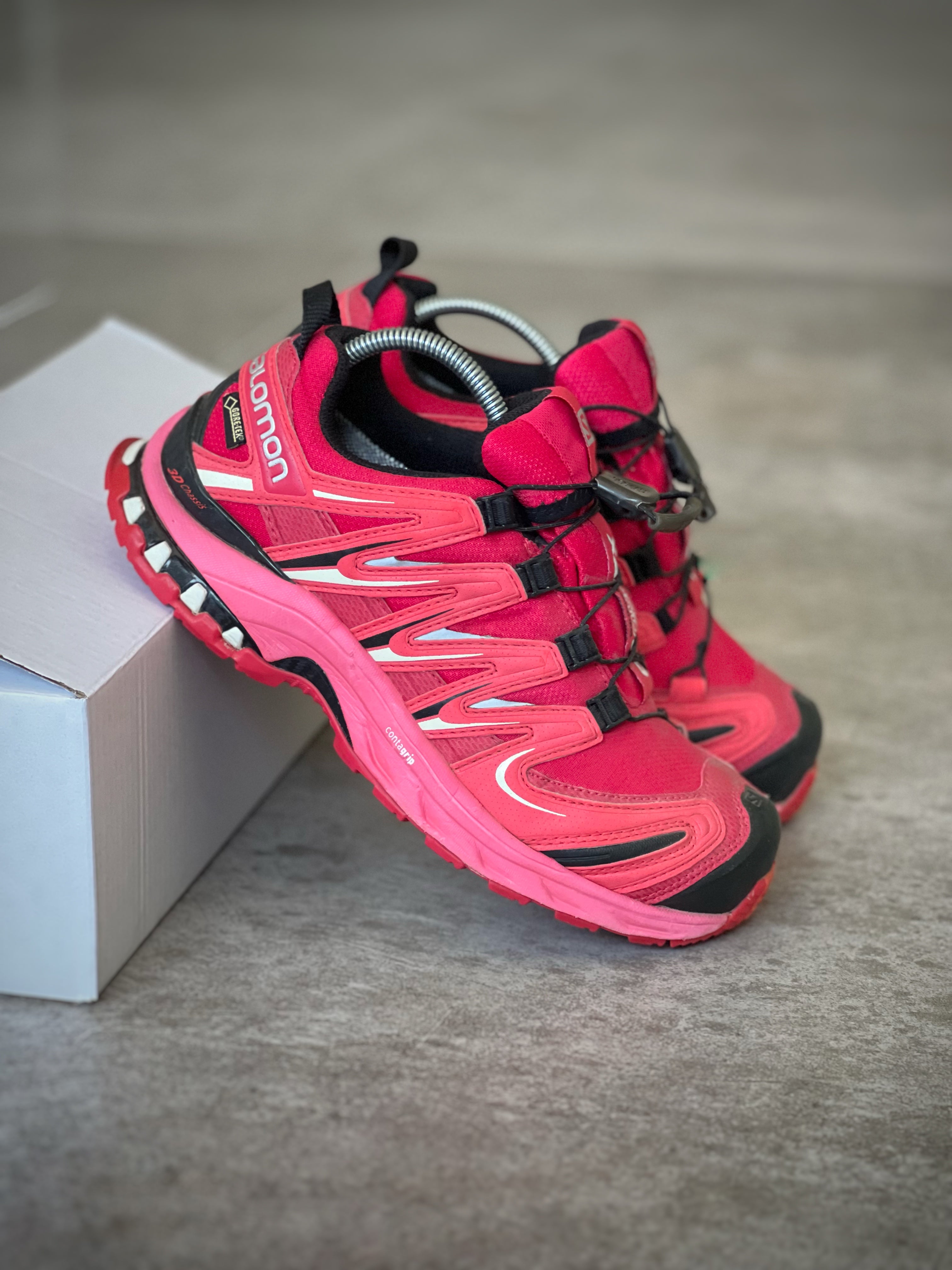 Talla 37,5 | Salomon Outdoor Retro Style Pink Gore Tex Woman