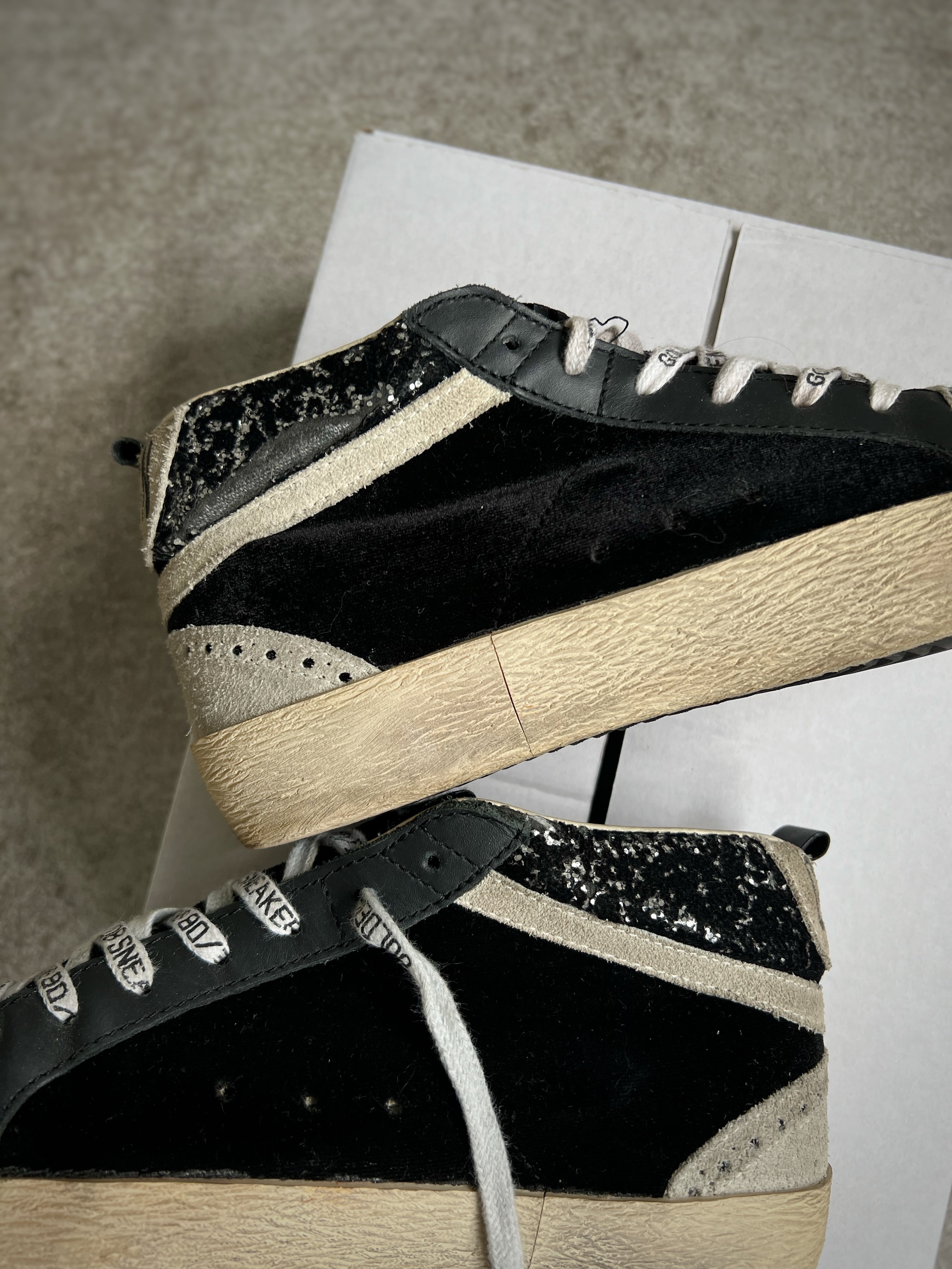 Talla 37 | Golden Goose Mid Star Black Preowned