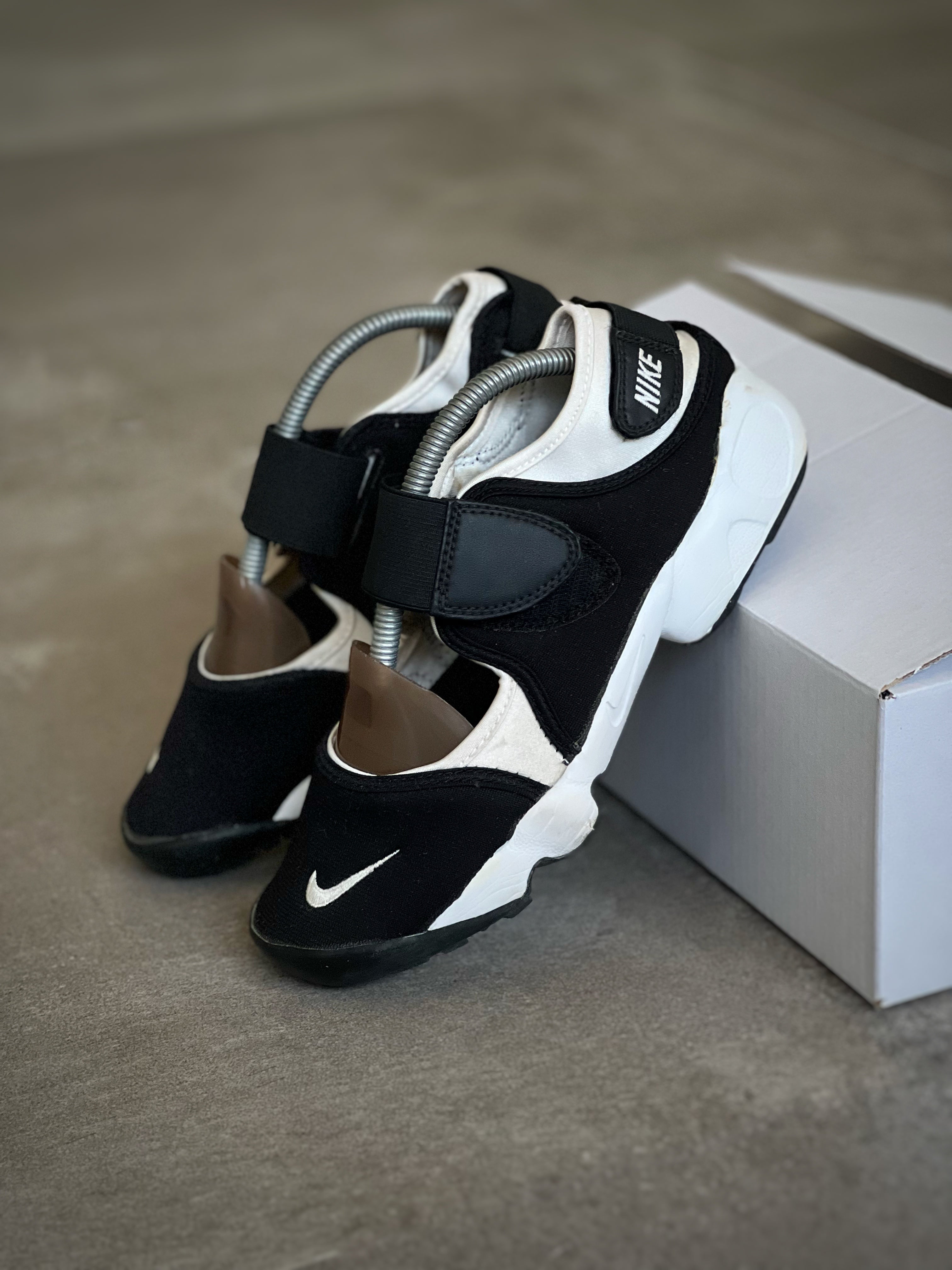 Size 37.5 | Nike Air Rift Retro Style Black & White