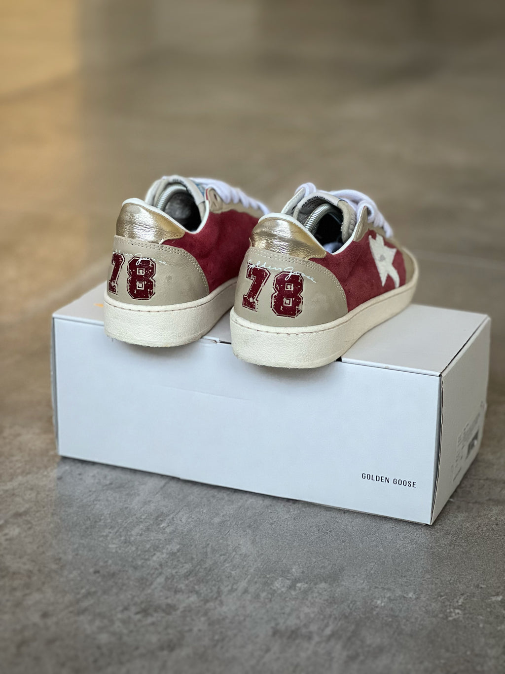 Zapatillas Golden Goose Ball Star "78" - Burdeos y Blancas