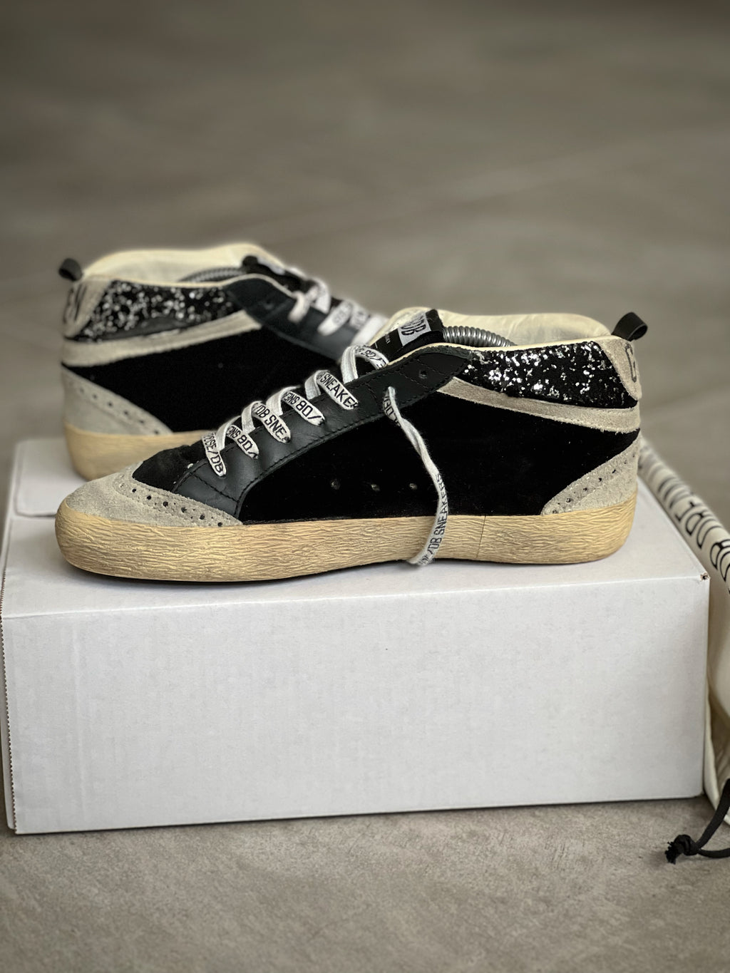 Talla 37 | Golden Goose Mid Star Black Preowned
