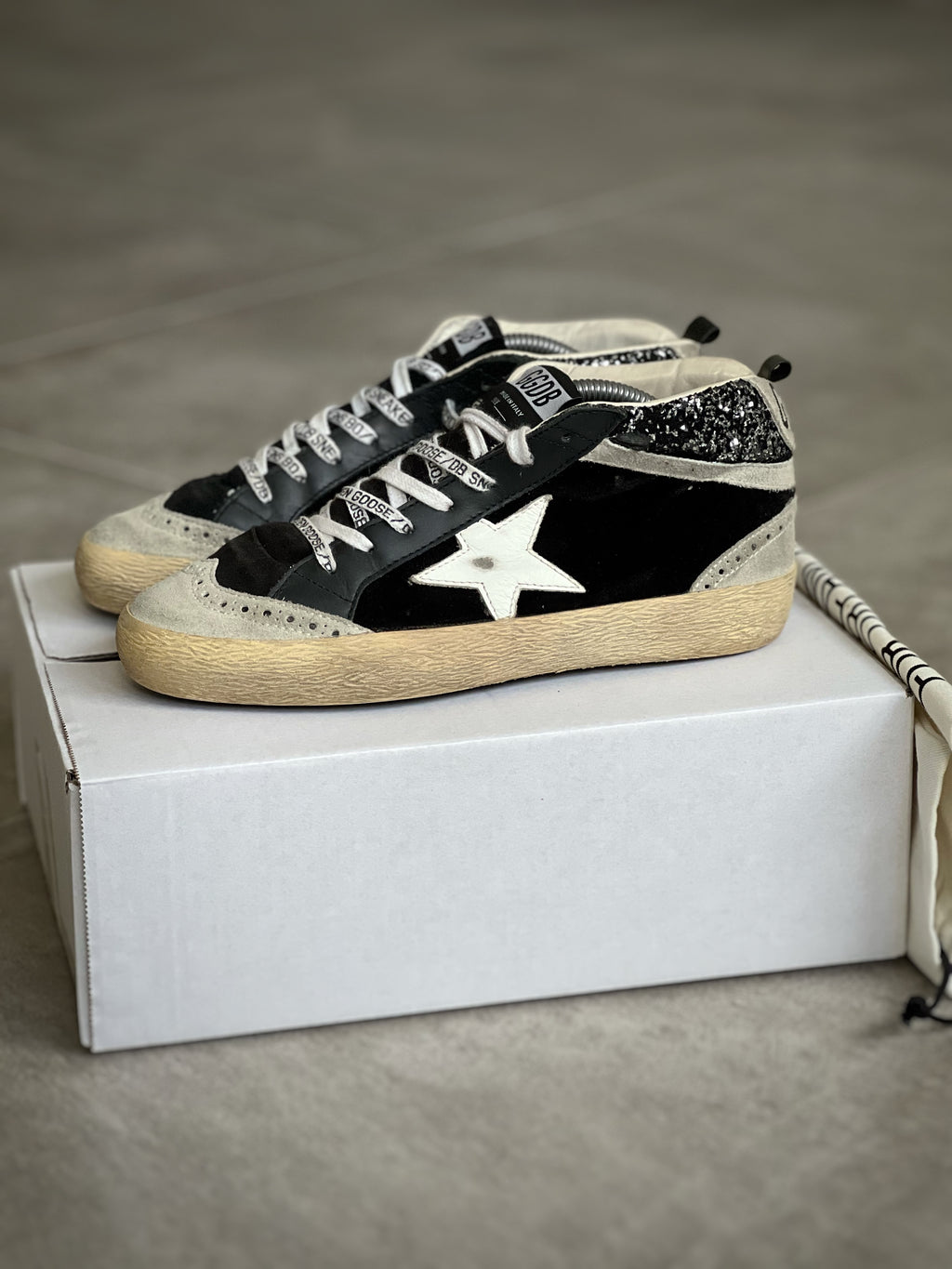 Talla 37 | Golden Goose Mid Star Black Preowned