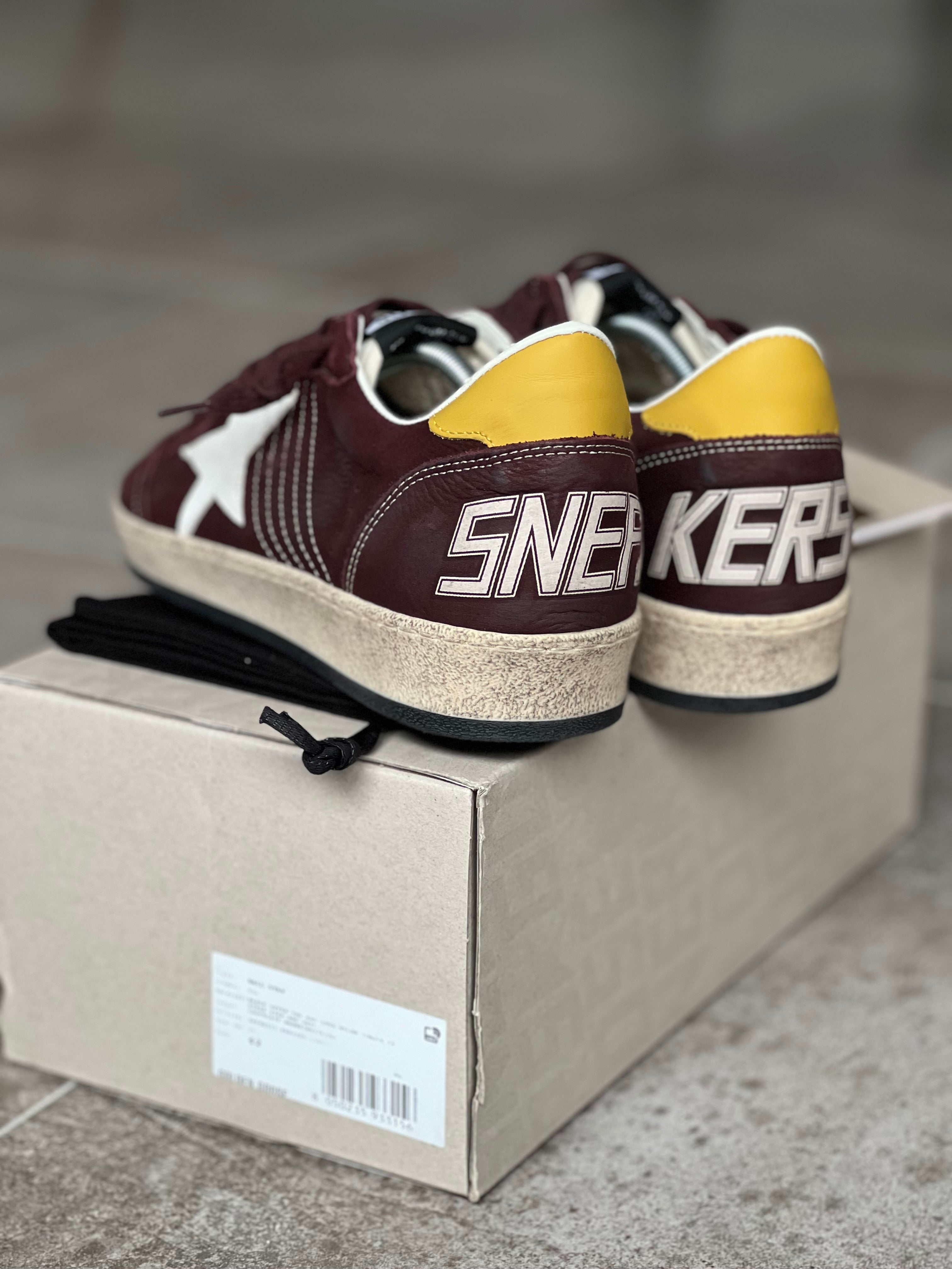 Various sizes | Golden Goose Ball Star Burgundy Man