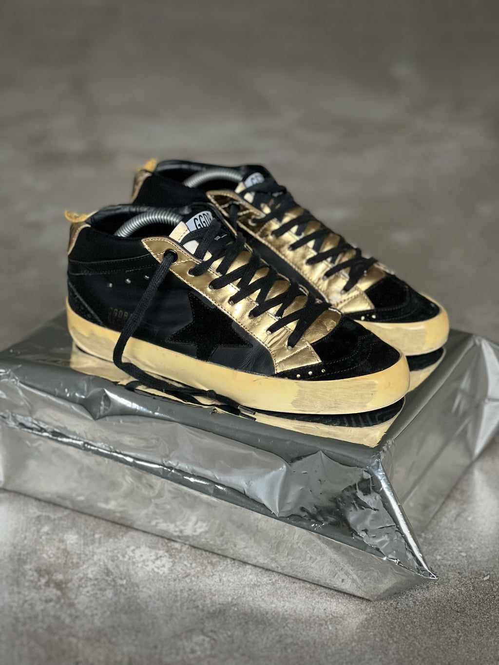 Golden Goose Mid Star Black & Gold Vintage | Records limted