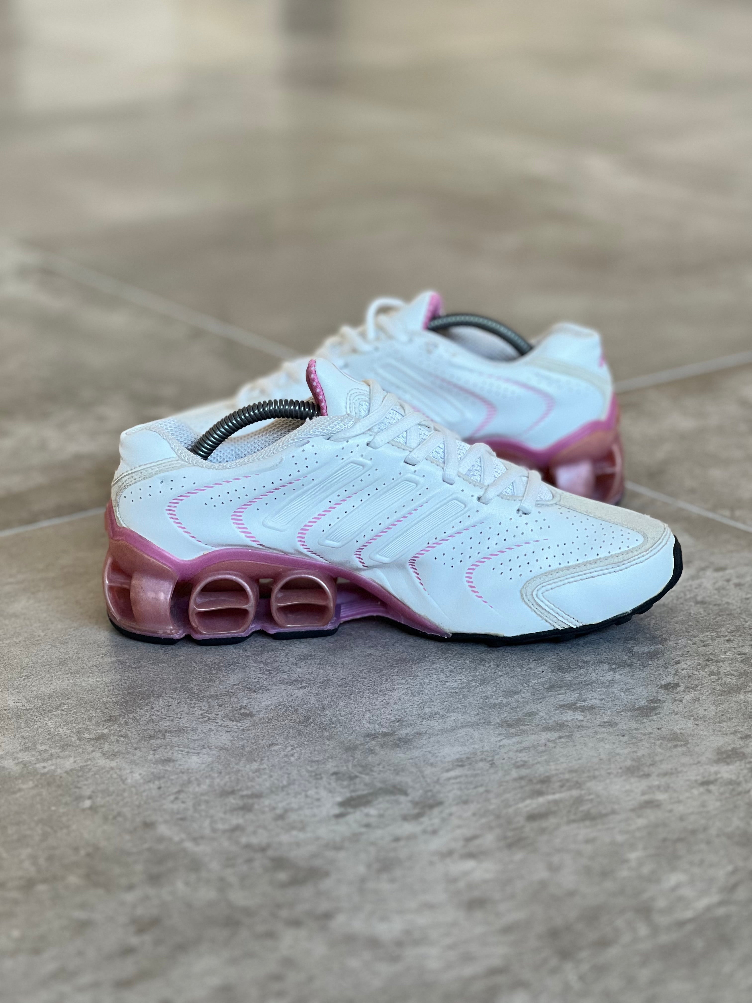 Size 37 | Y2k Adidas White & Pink
