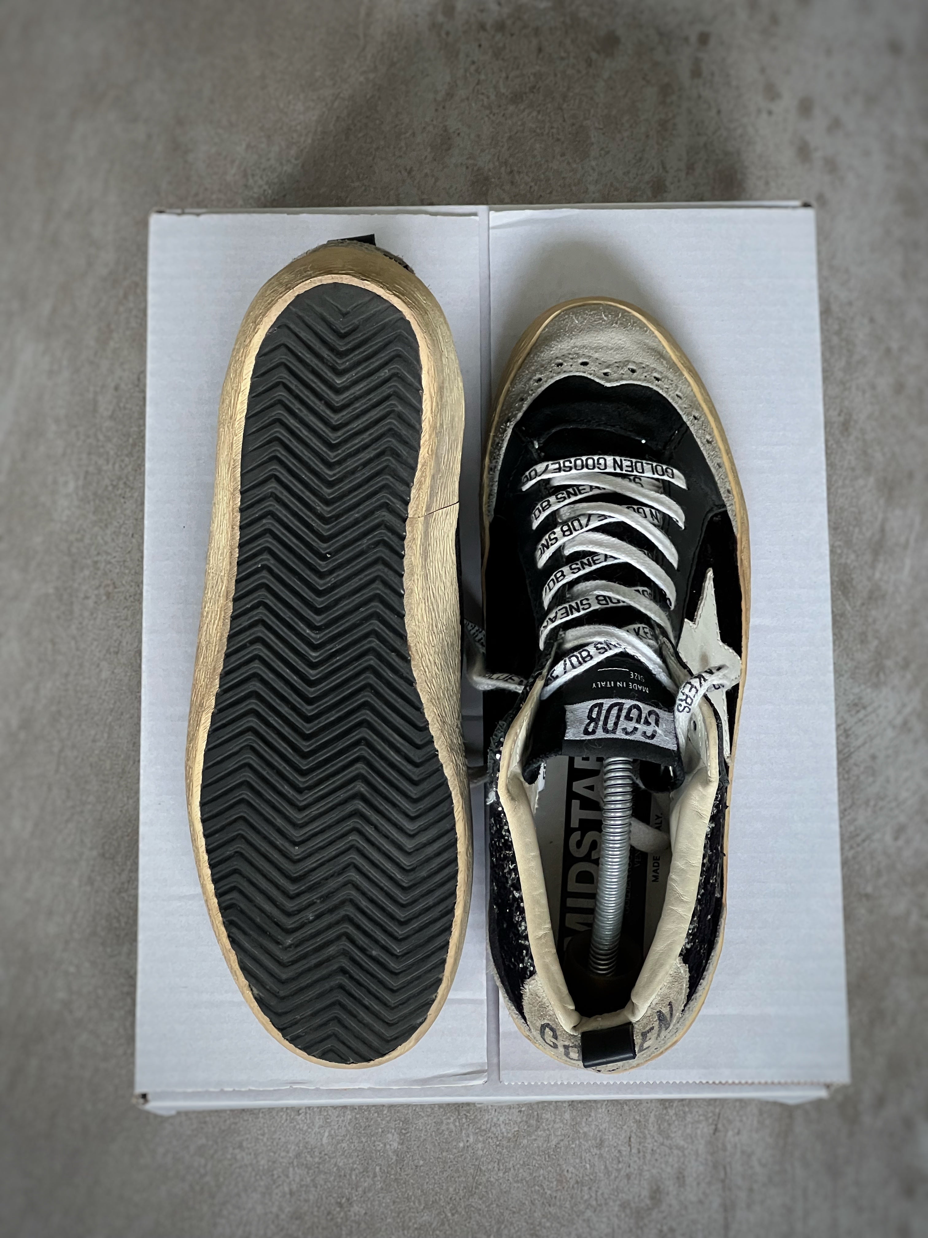 Talla 37 | Golden Goose Mid Star Black Preowned