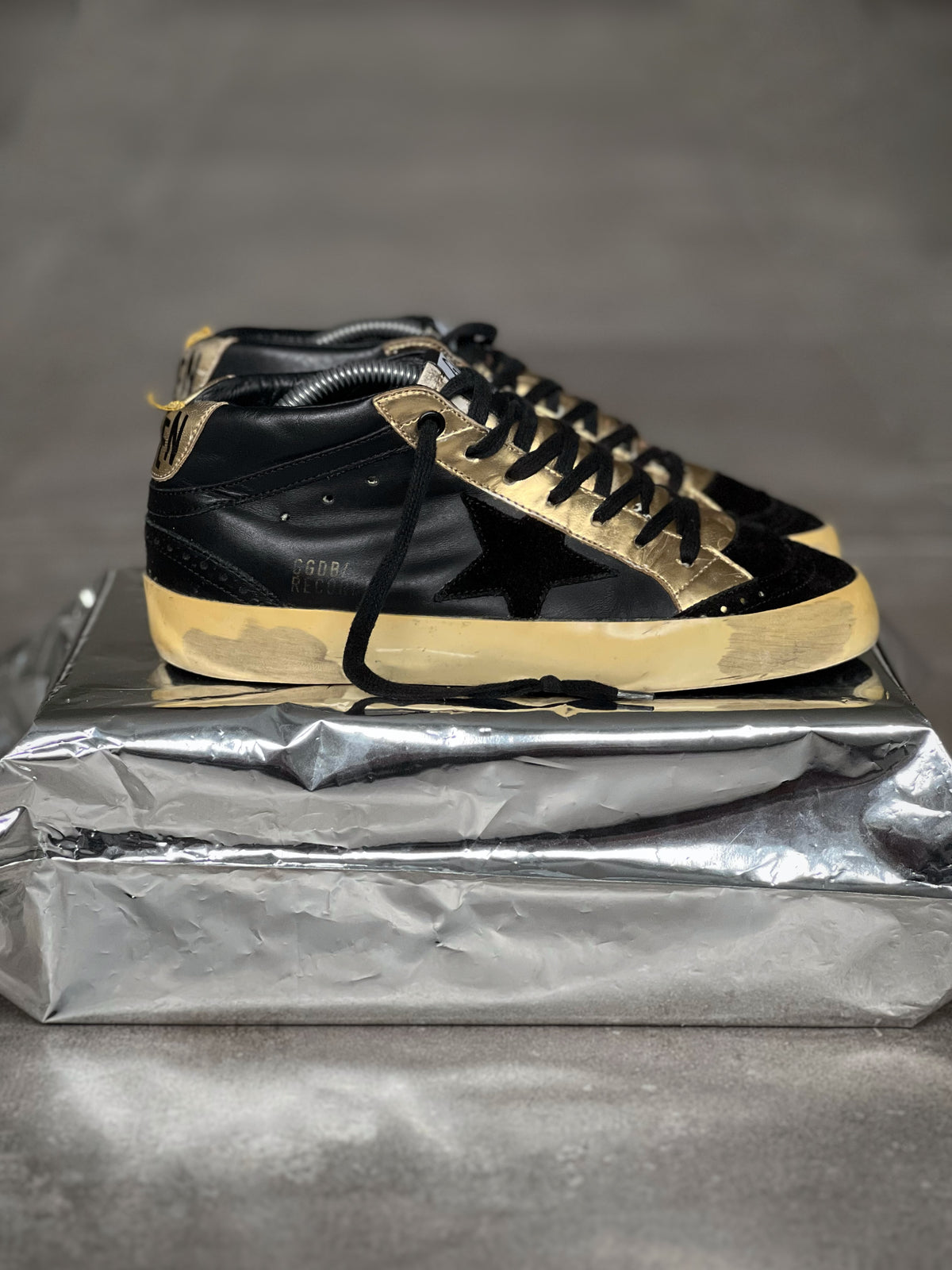 Golden Goose Mid Star Black & Gold Vintage | Records limted