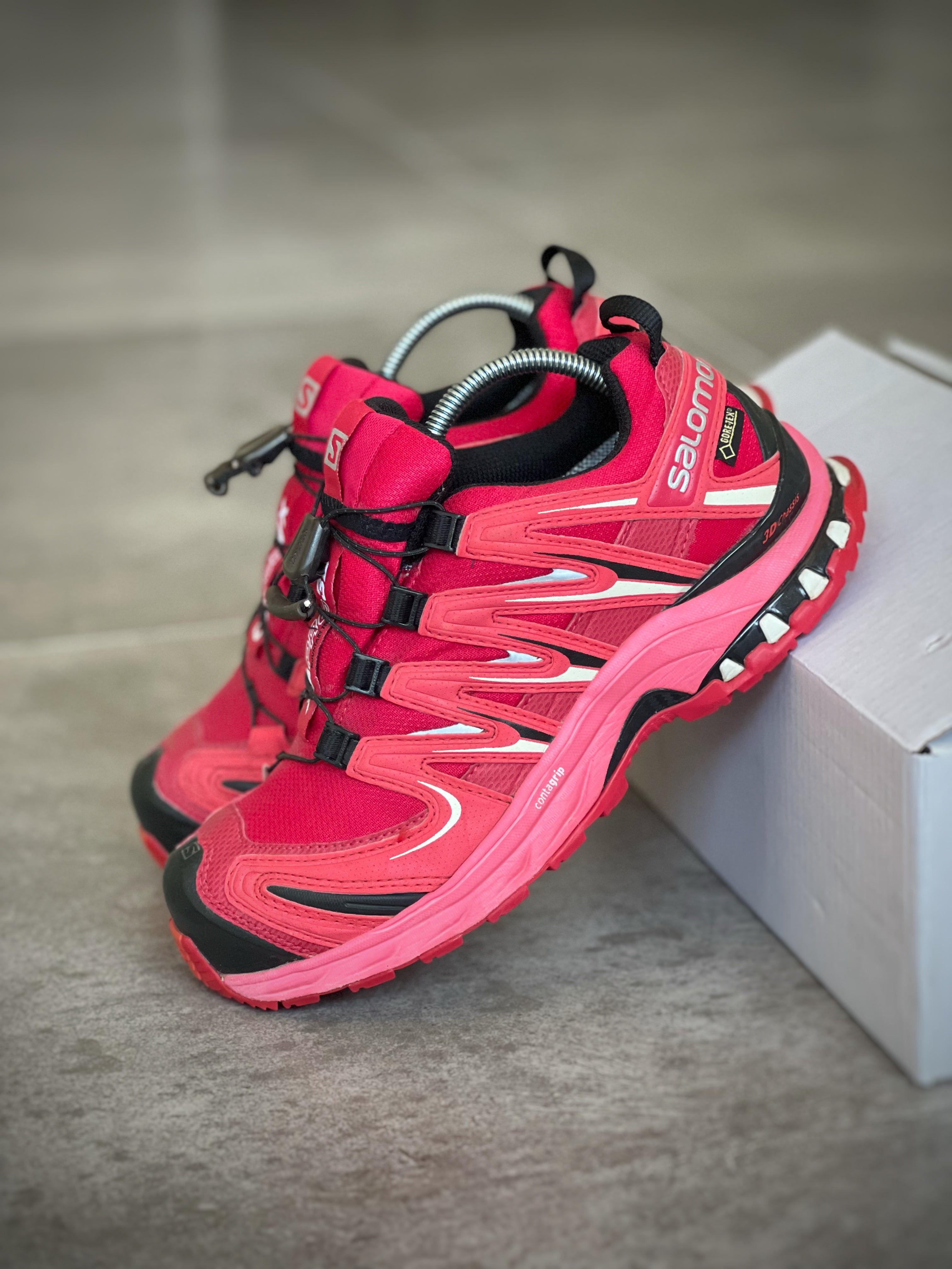Talla 37,5 | Salomon Outdoor Retro Style Pink Gore Tex Woman