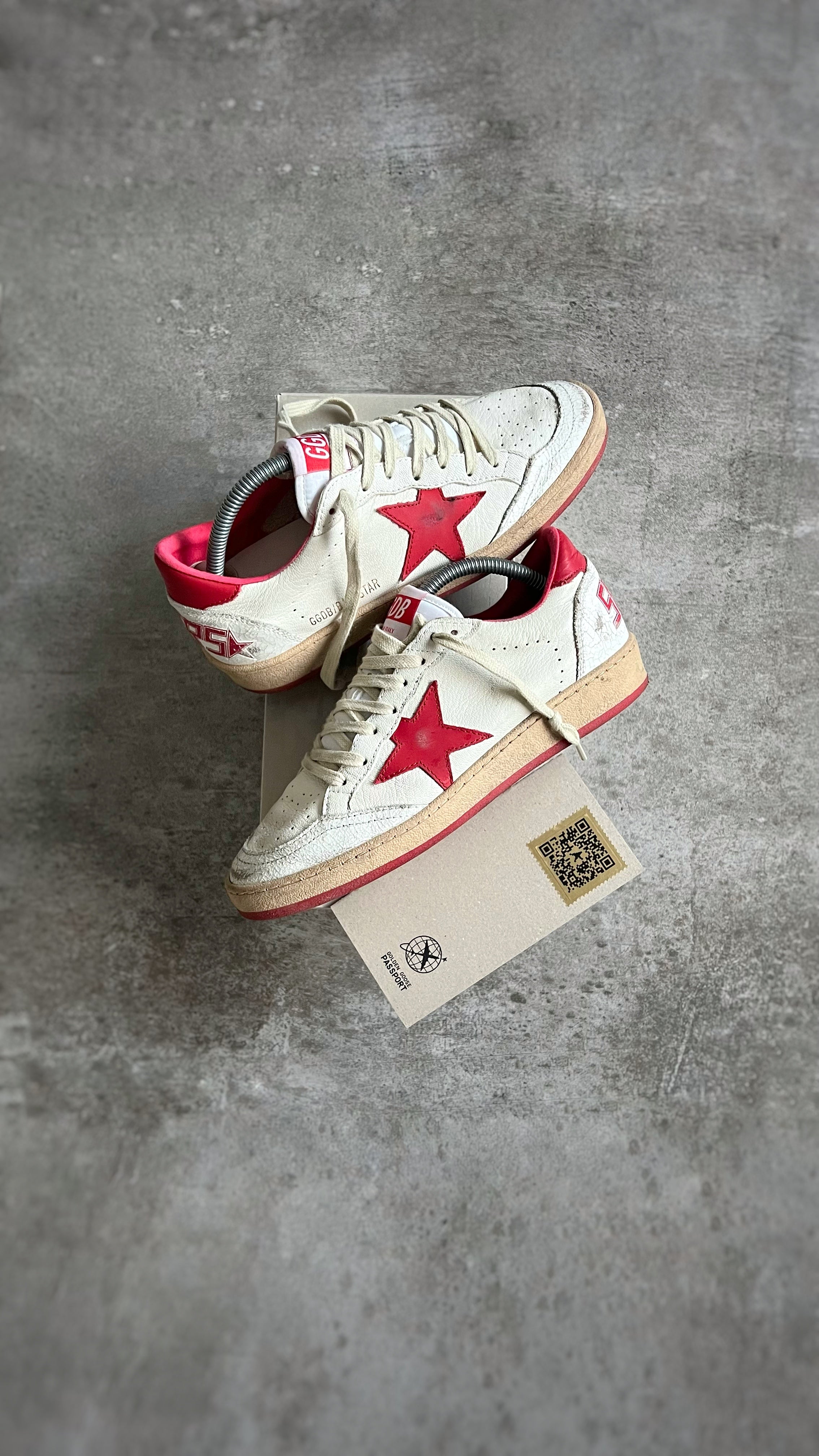 Size 37 | Golden Goose Ball Star Classic White & Red Woman