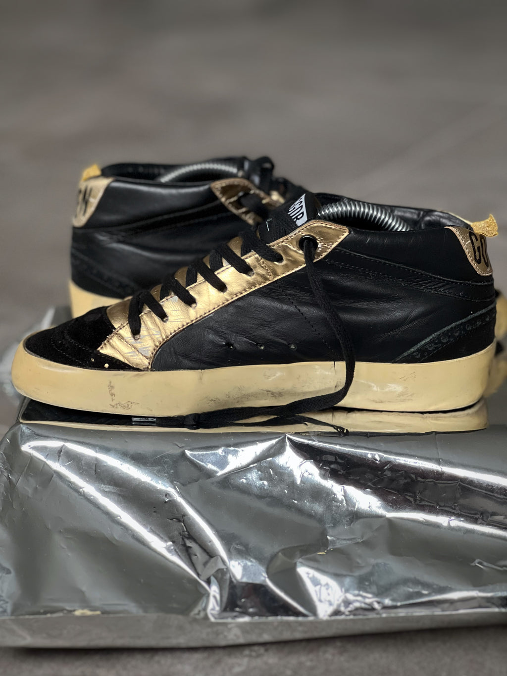 Golden Goose Mid Star Black & Gold Vintage | Records limted