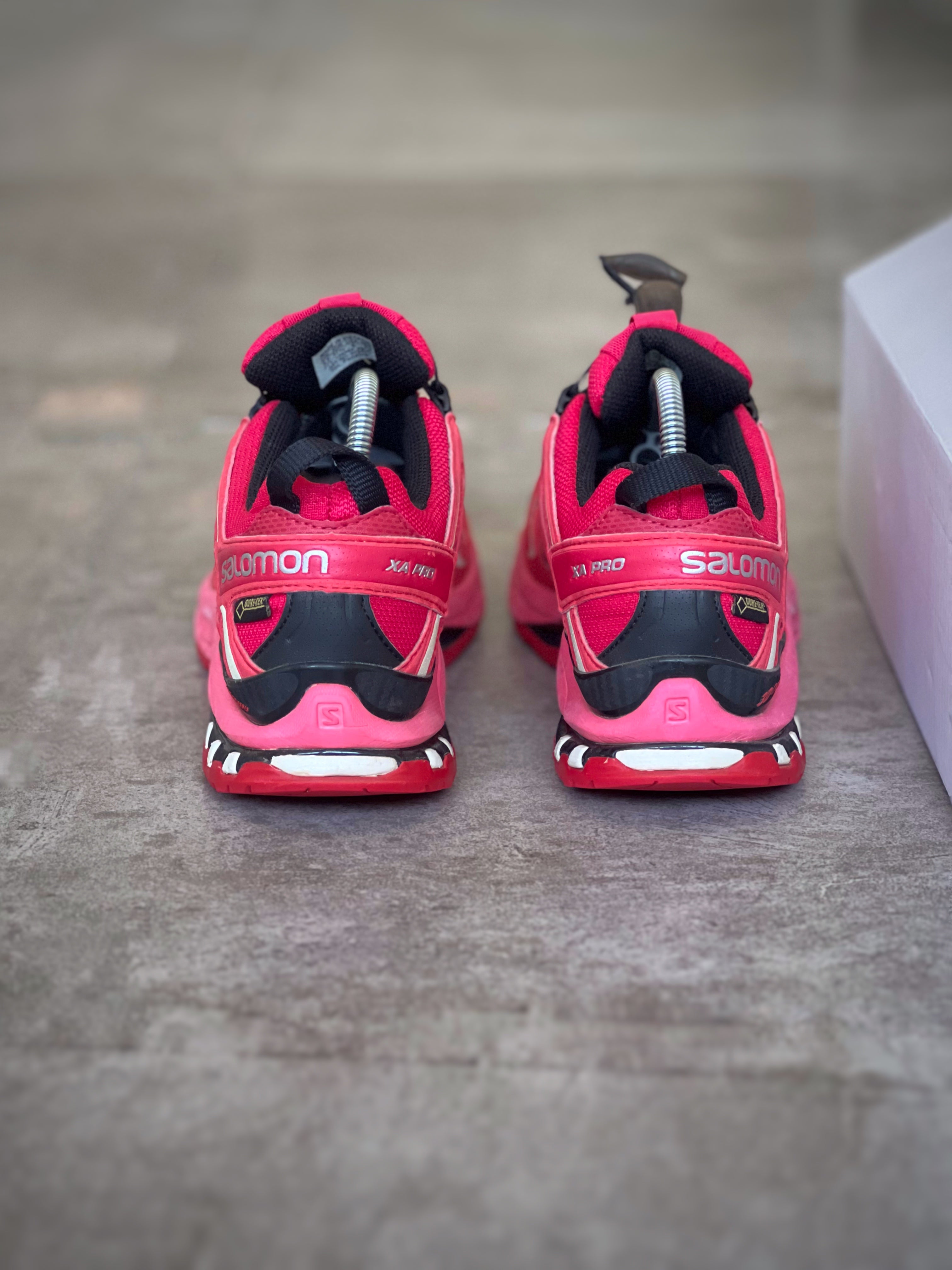 Size 7.5 | Salomon Outdoor Retro Style Pink Gore Tex Woman