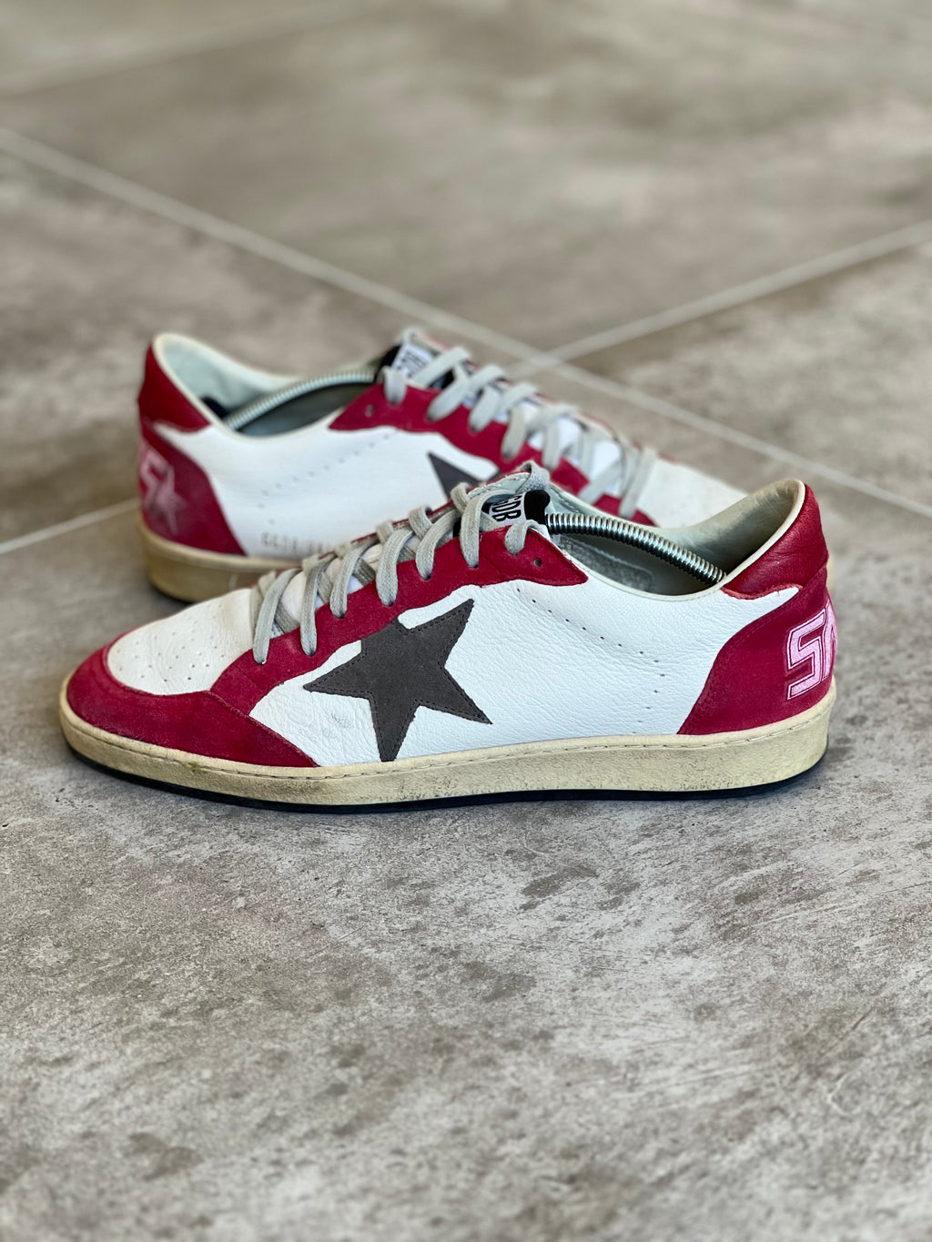 Size 42 | Golden Goose Ball Star Retro Style Red & White