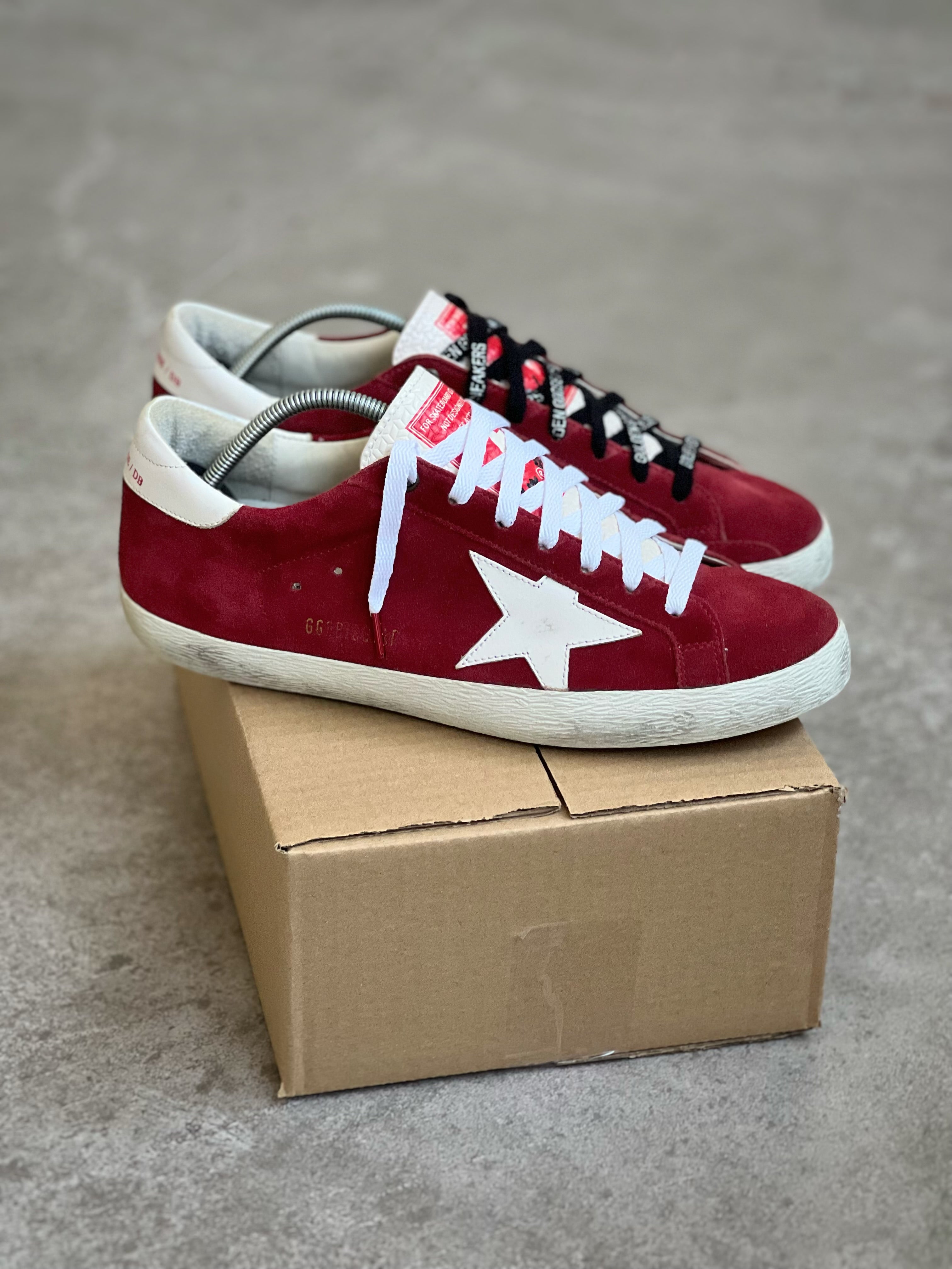 Talla 41 | Red & White Superstar
