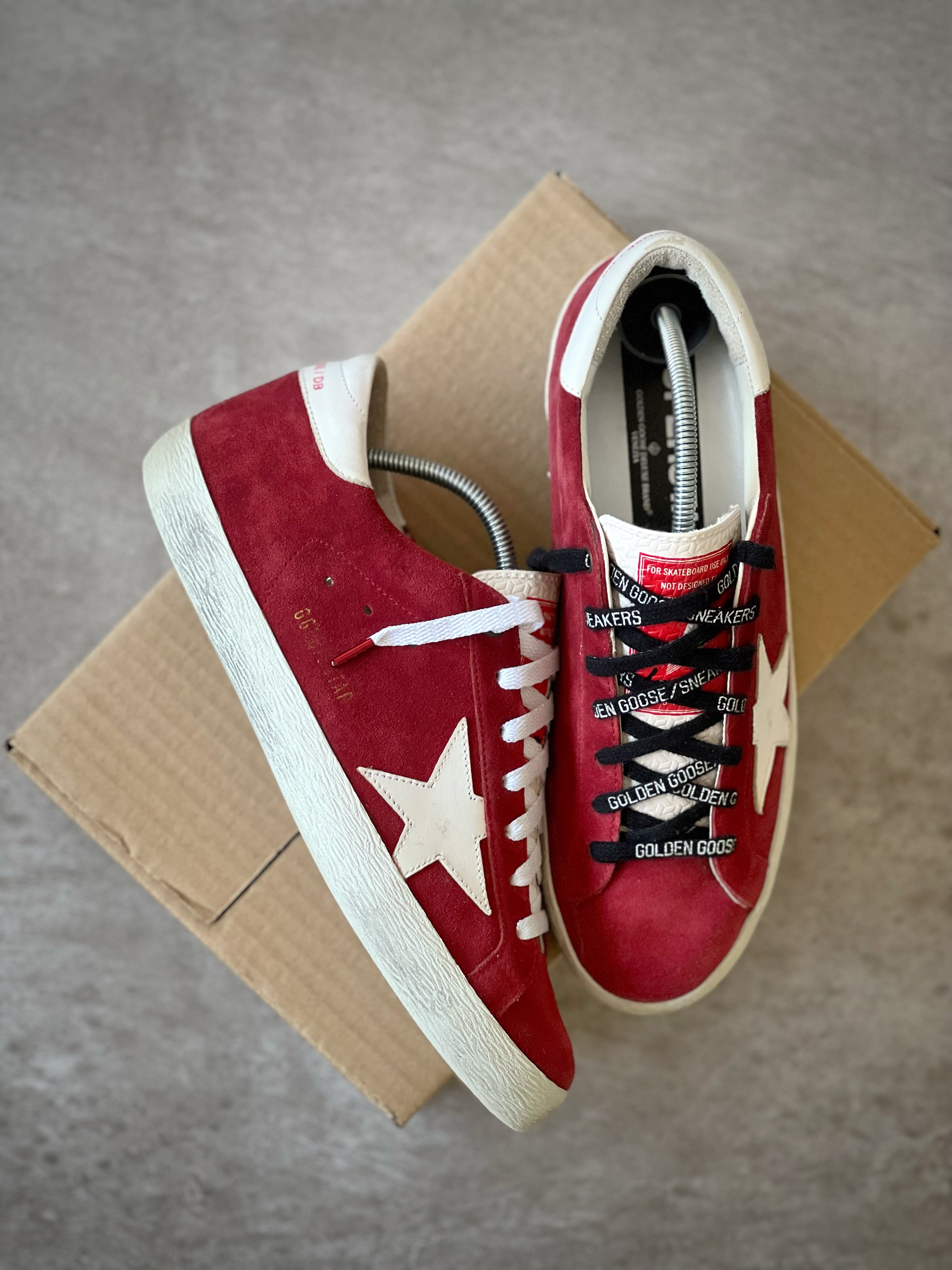 Talla 41 | Red & White Superstar