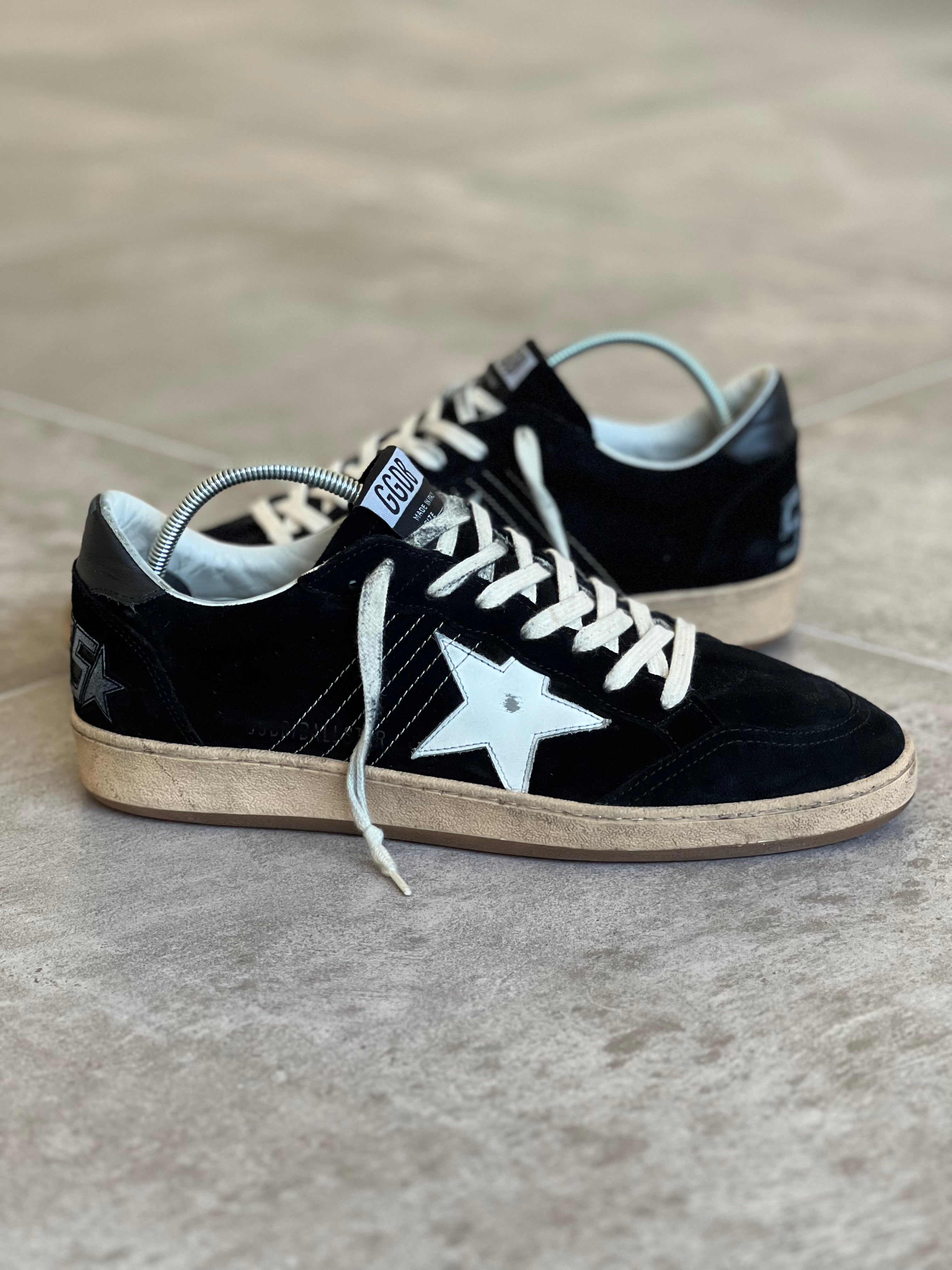 Size 44 | Black & White Ball Star Golden Goose Man