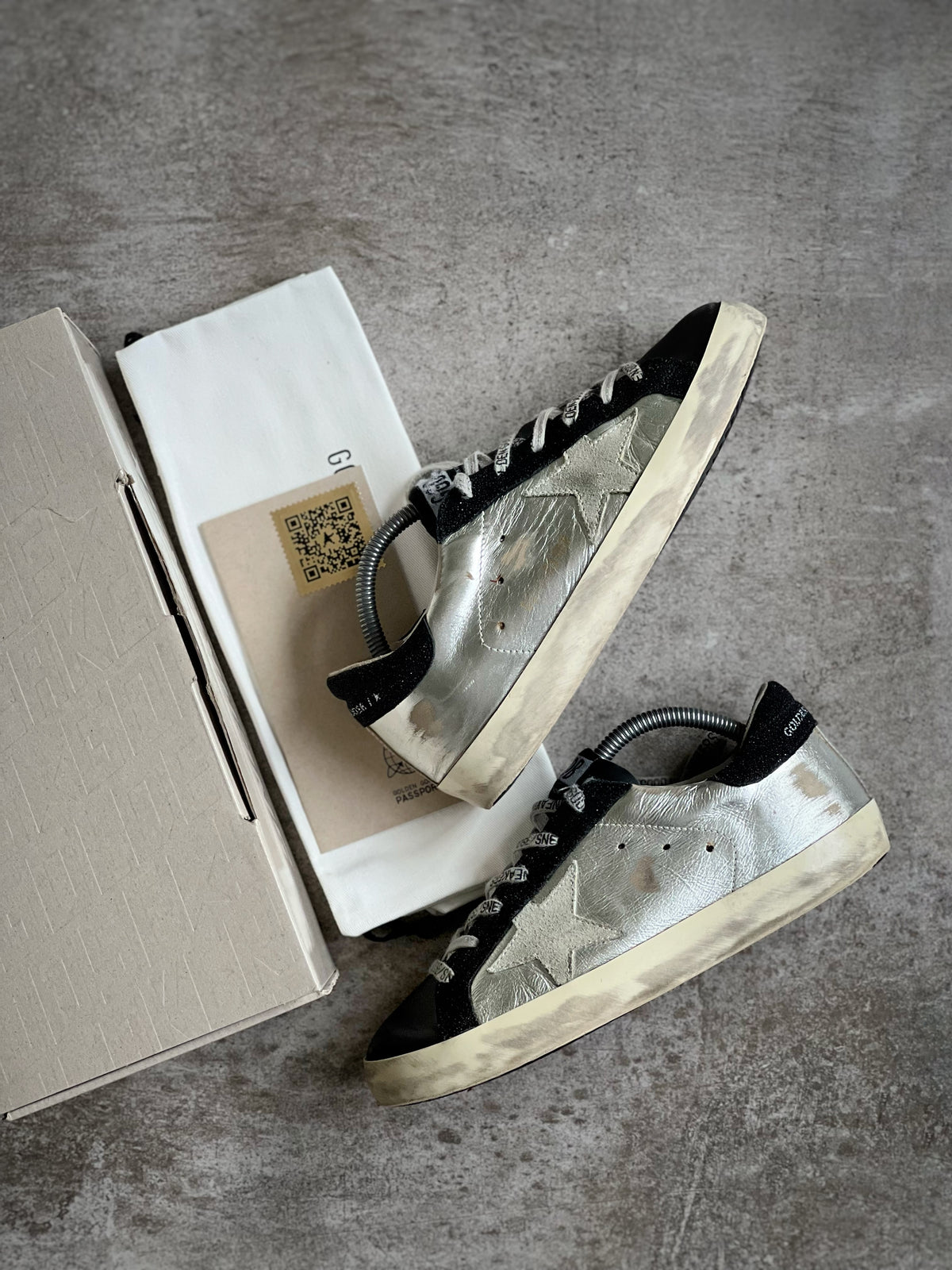 Golden Goose Superstar black & Silver Woman | Preloved