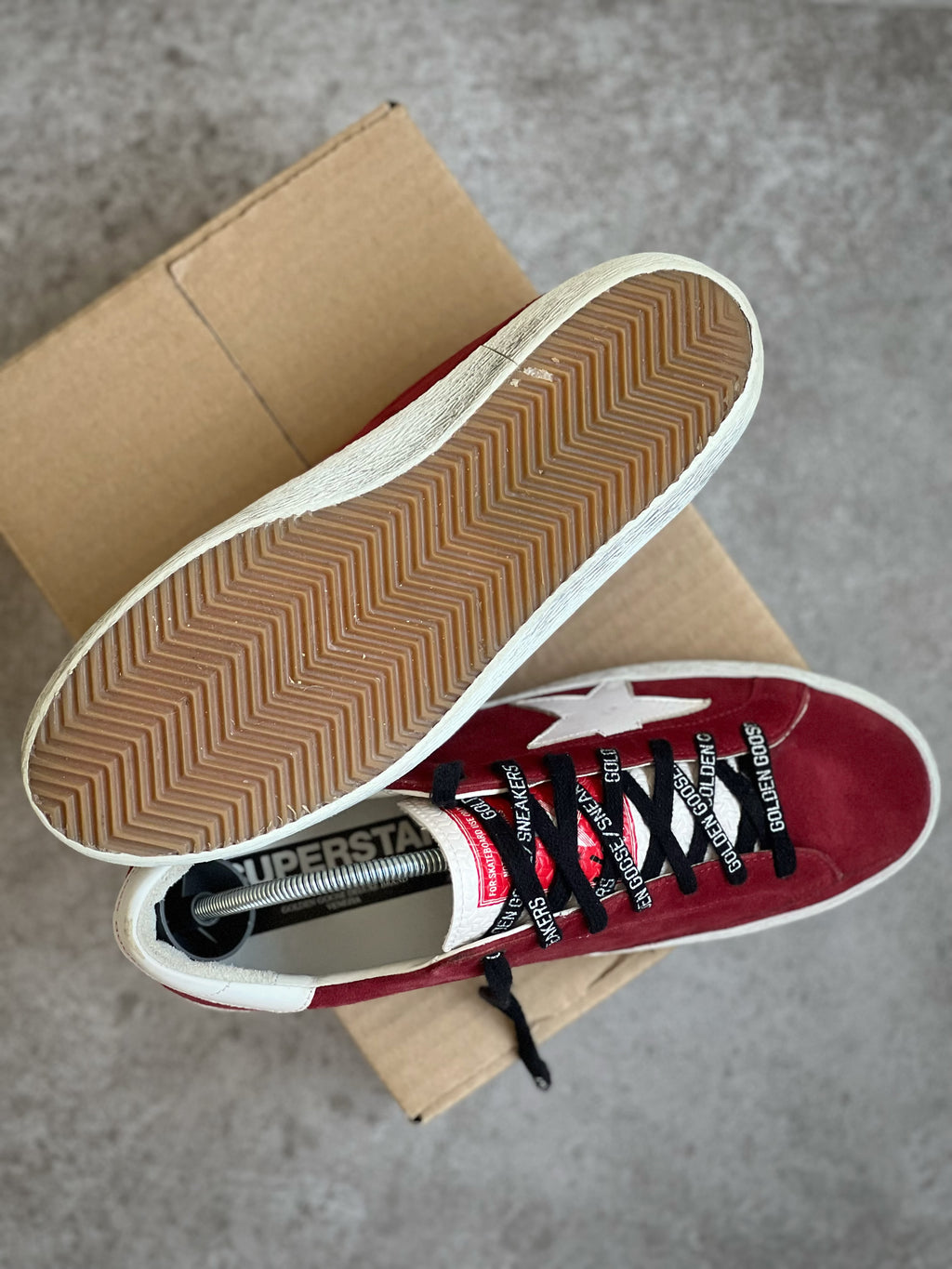 Talla 41 | Red & White Superstar