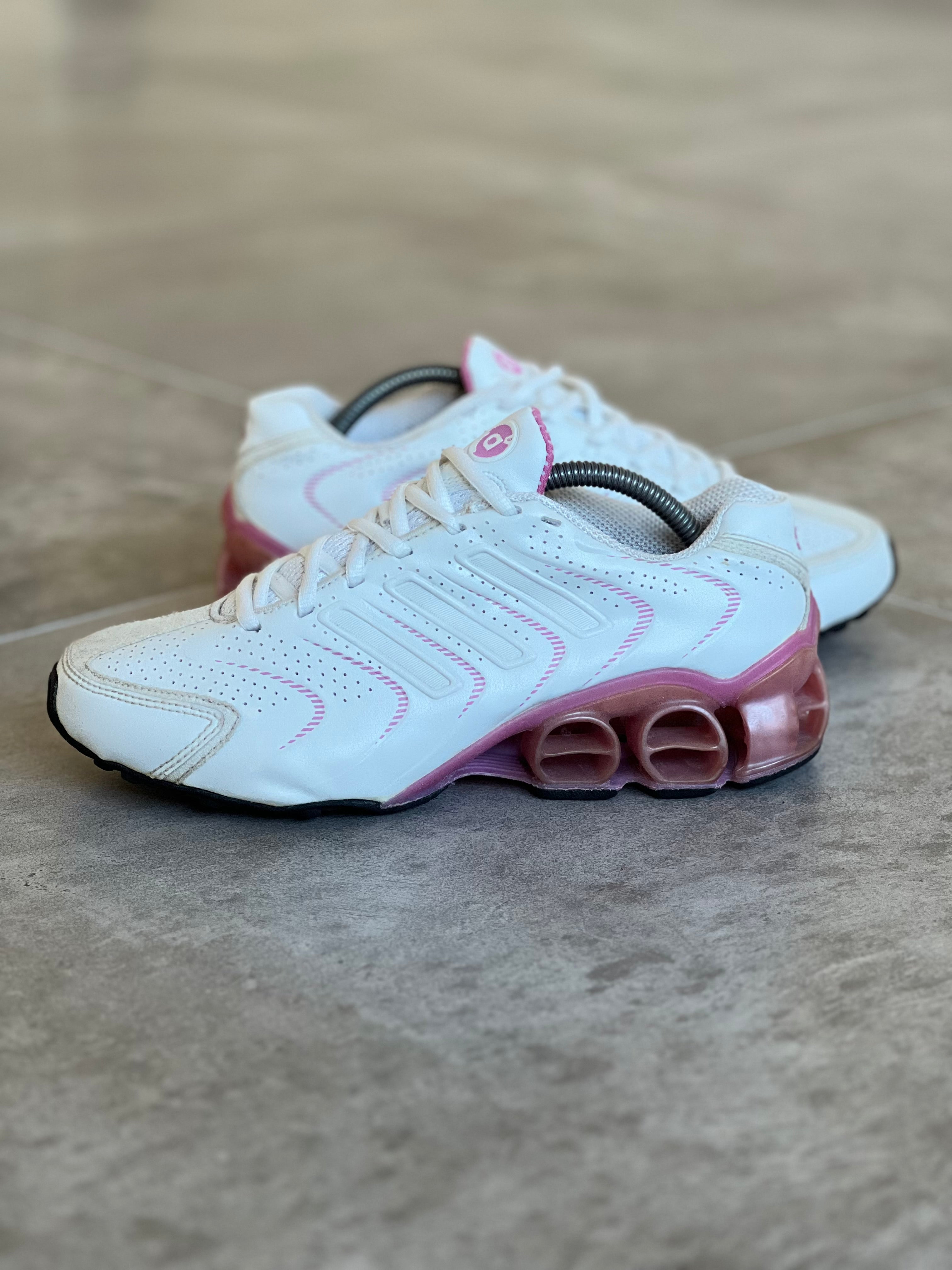 Size 37 | Y2k Adidas White & Pink
