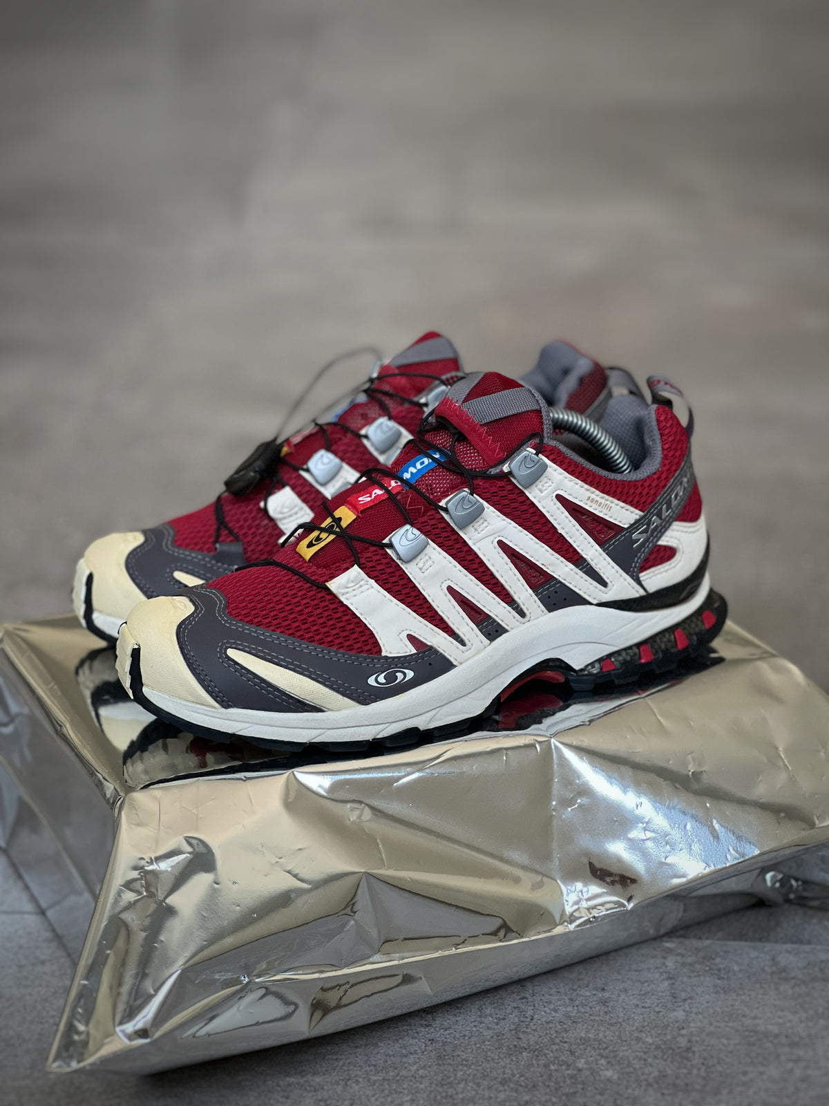 2006 Salomon Gore Tex Vtg Woman Red Mountain Style