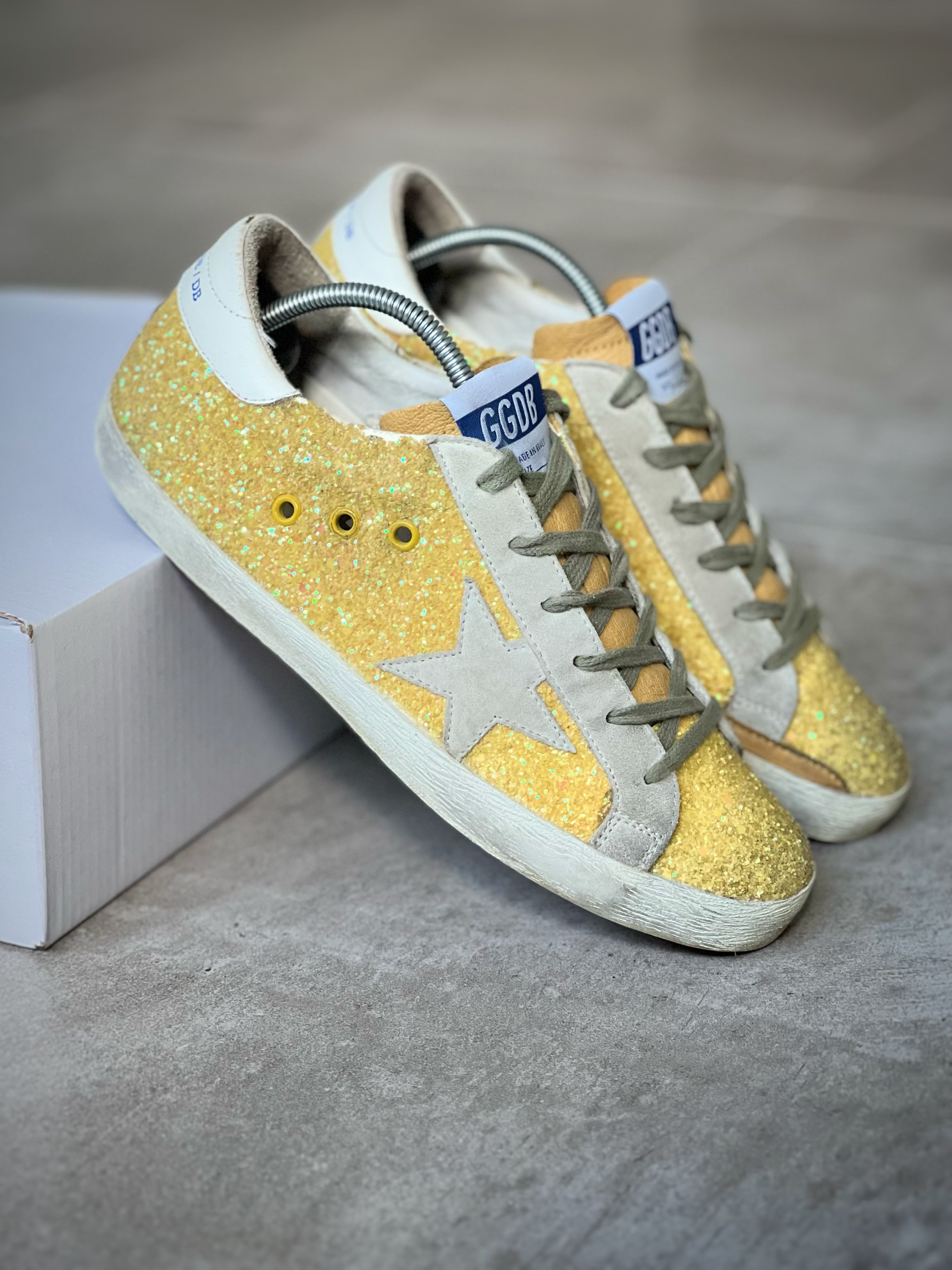 Size 40 | Superstar Yellow Retro Golden Goose
