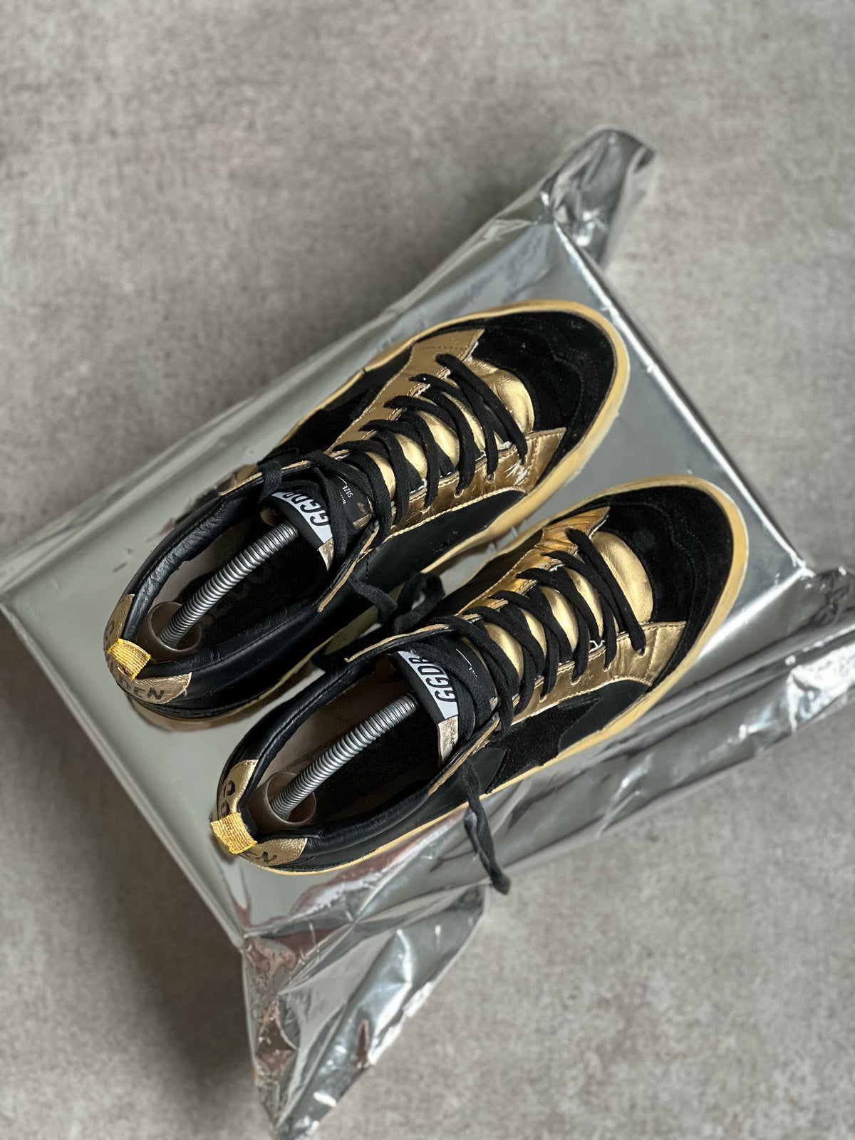 Golden Goose Mid Star Black & Gold Vintage | Records limted
