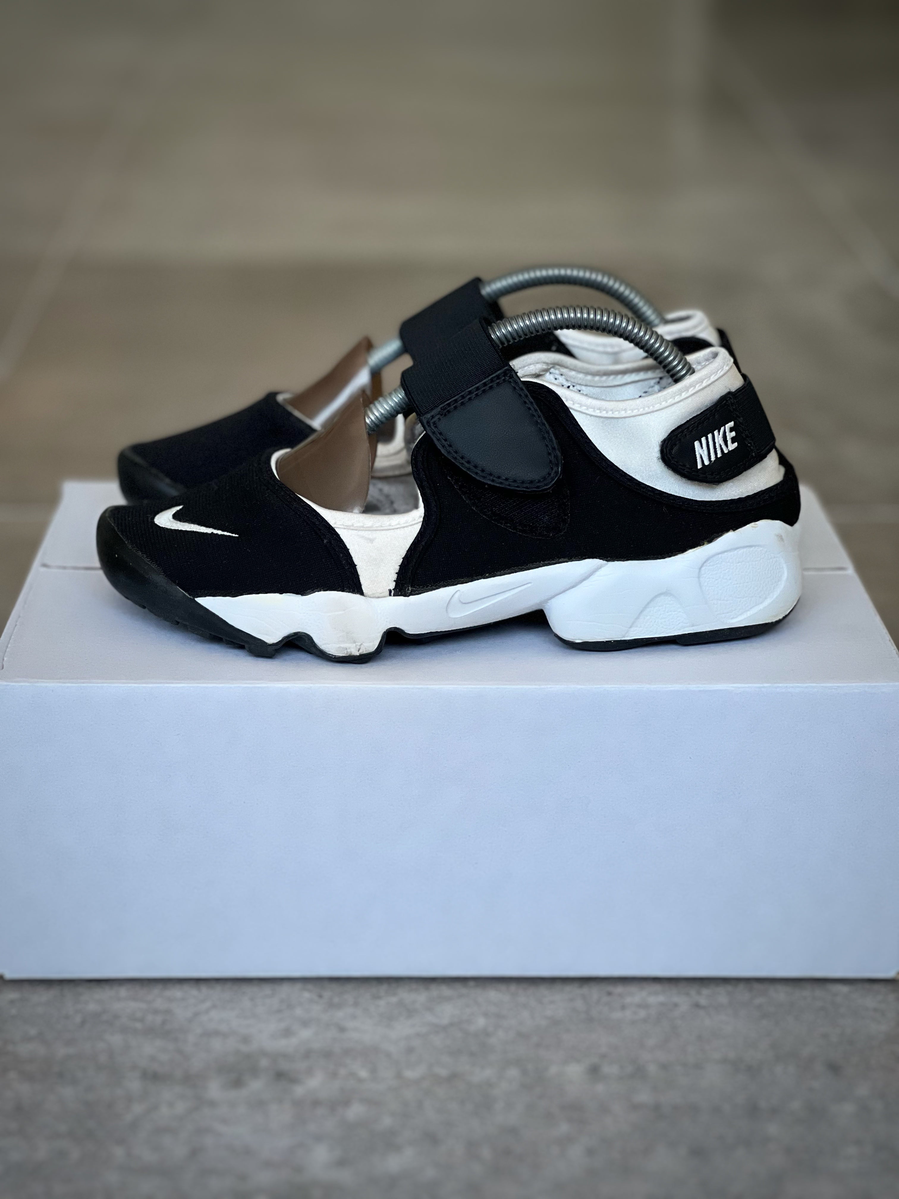 Size 37.5 | Nike Air Rift Retro Style Black & White