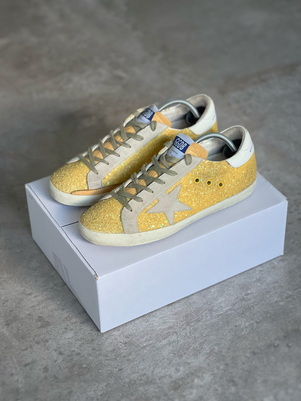 Size 40 | Superstar Yellow Retro Golden Goose
