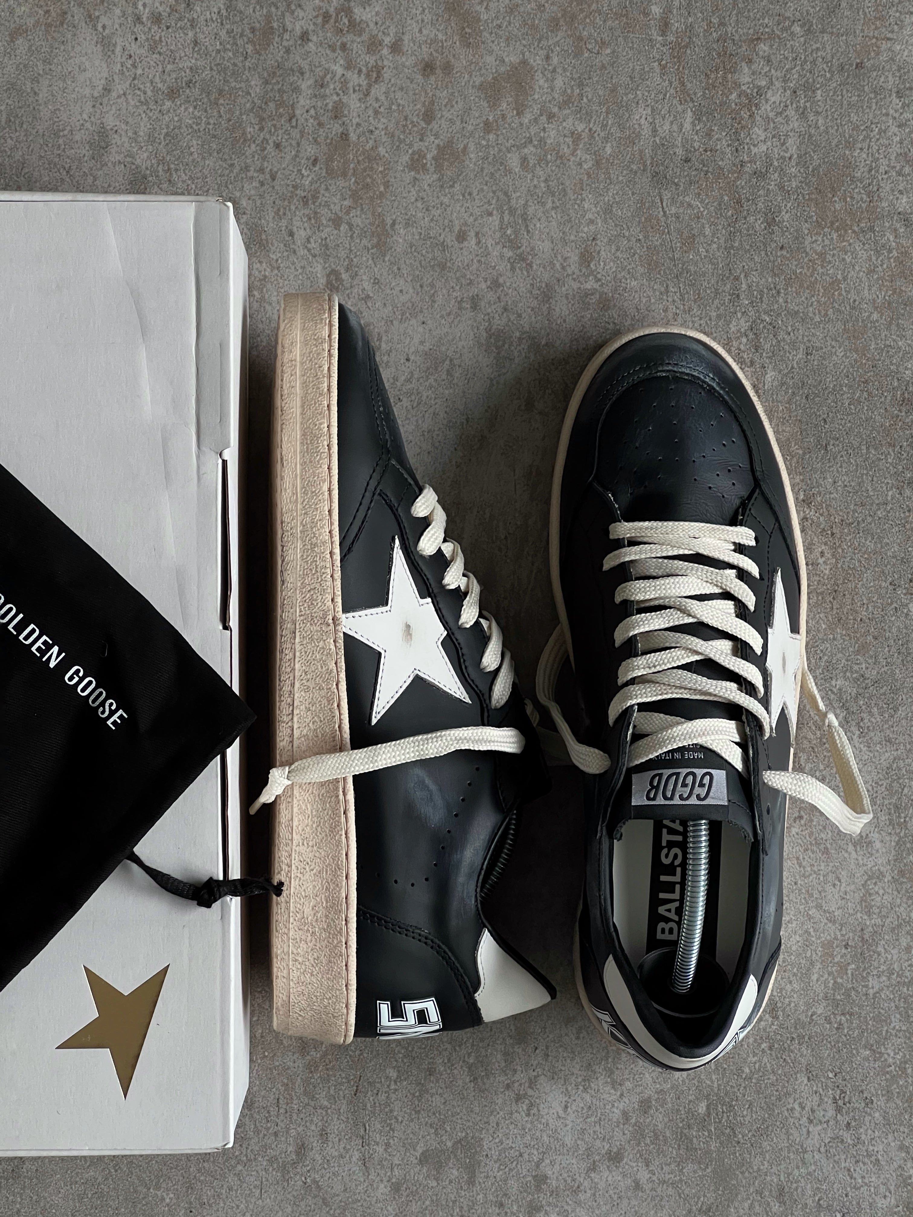 Size 41 | Golden Goose Ball Star Men's Black & White
