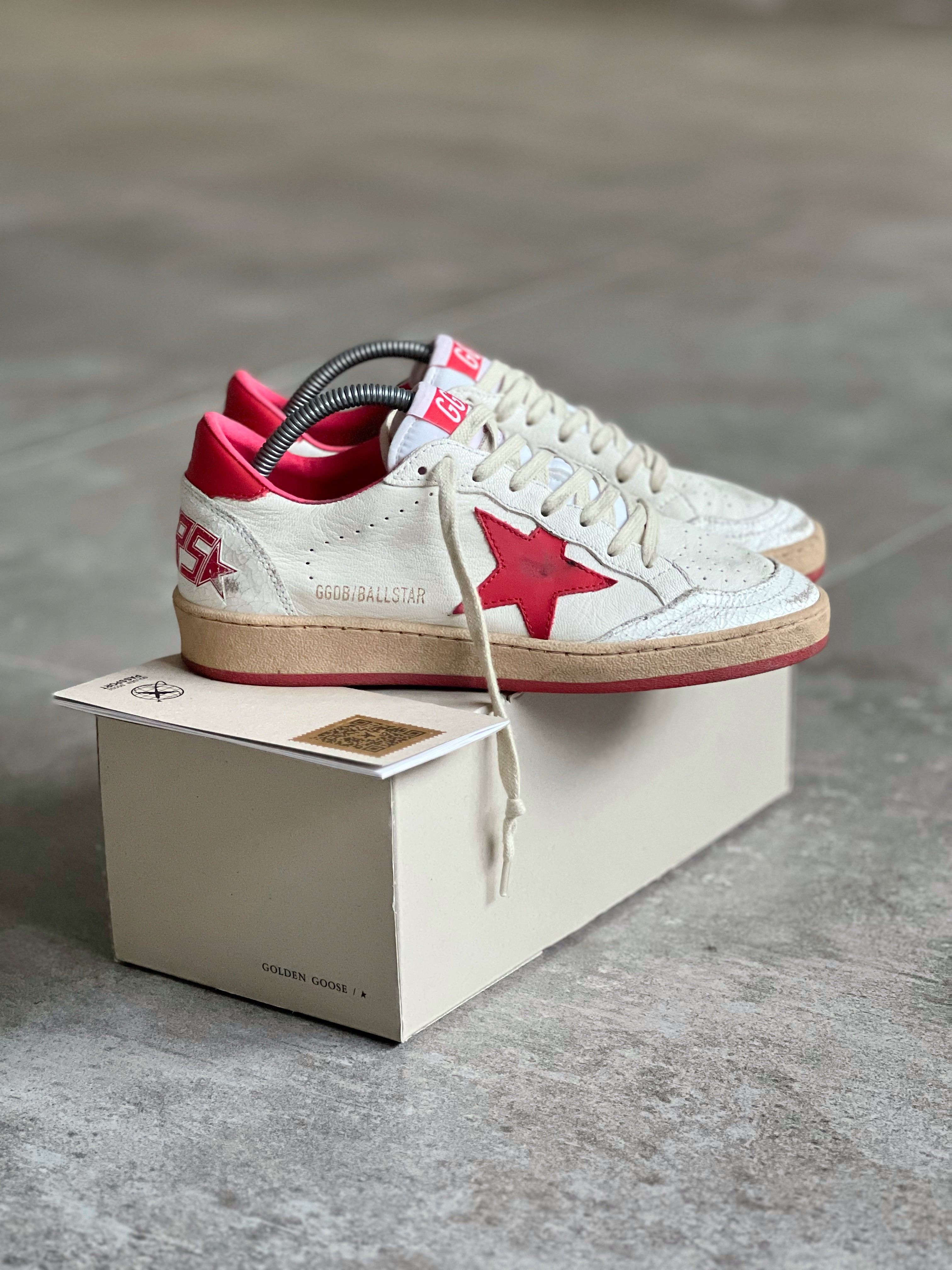 Size 37 | Golden Goose Ball Star Classic White & Red Woman