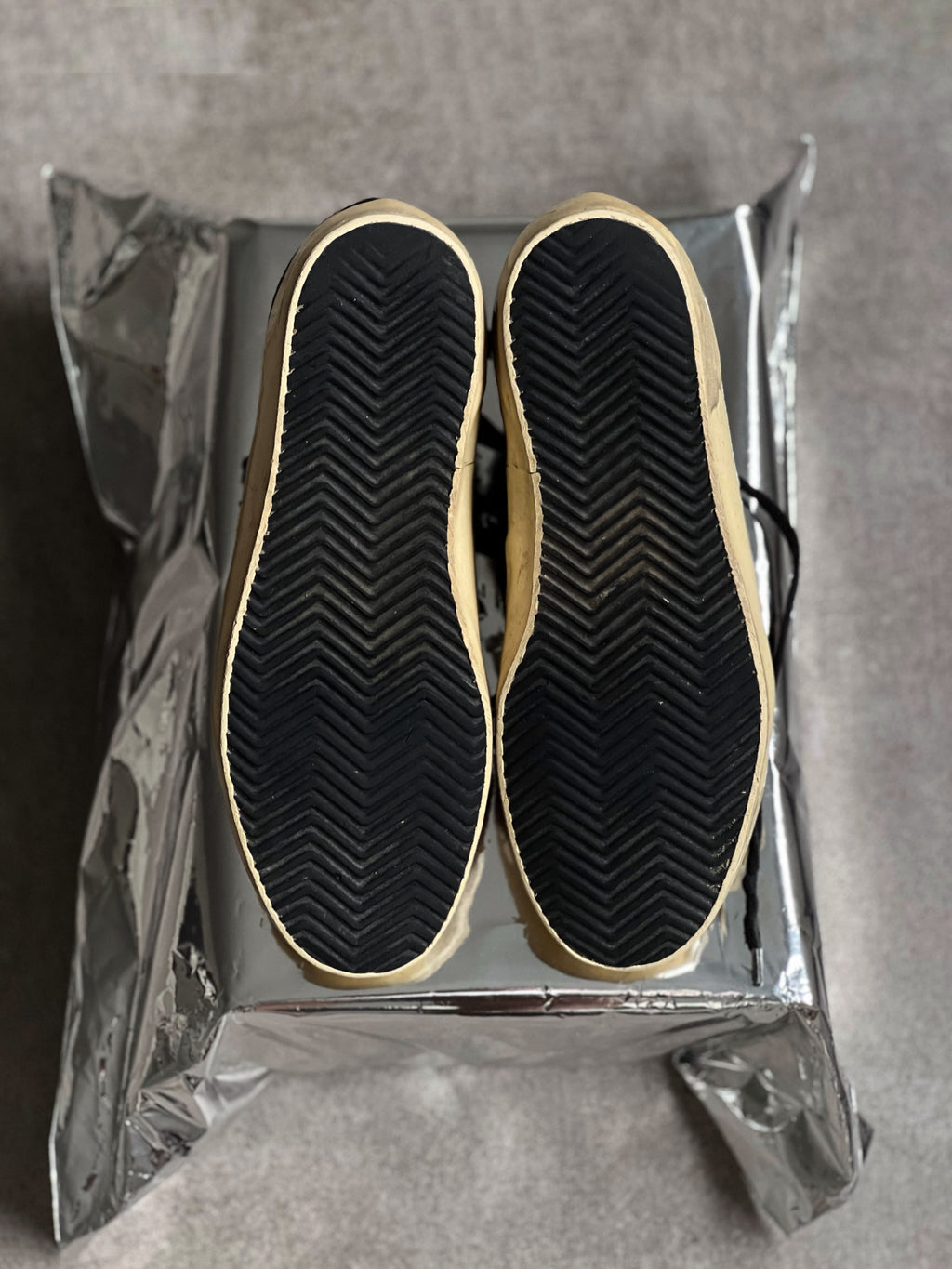Golden Goose Mid Star Black & Gold Vintage | Records limted