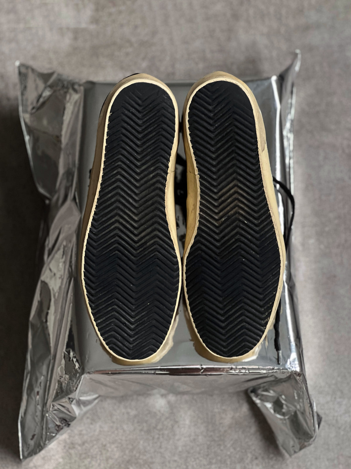 Golden Goose Mid Star Black & Gold Vintage | Records limted