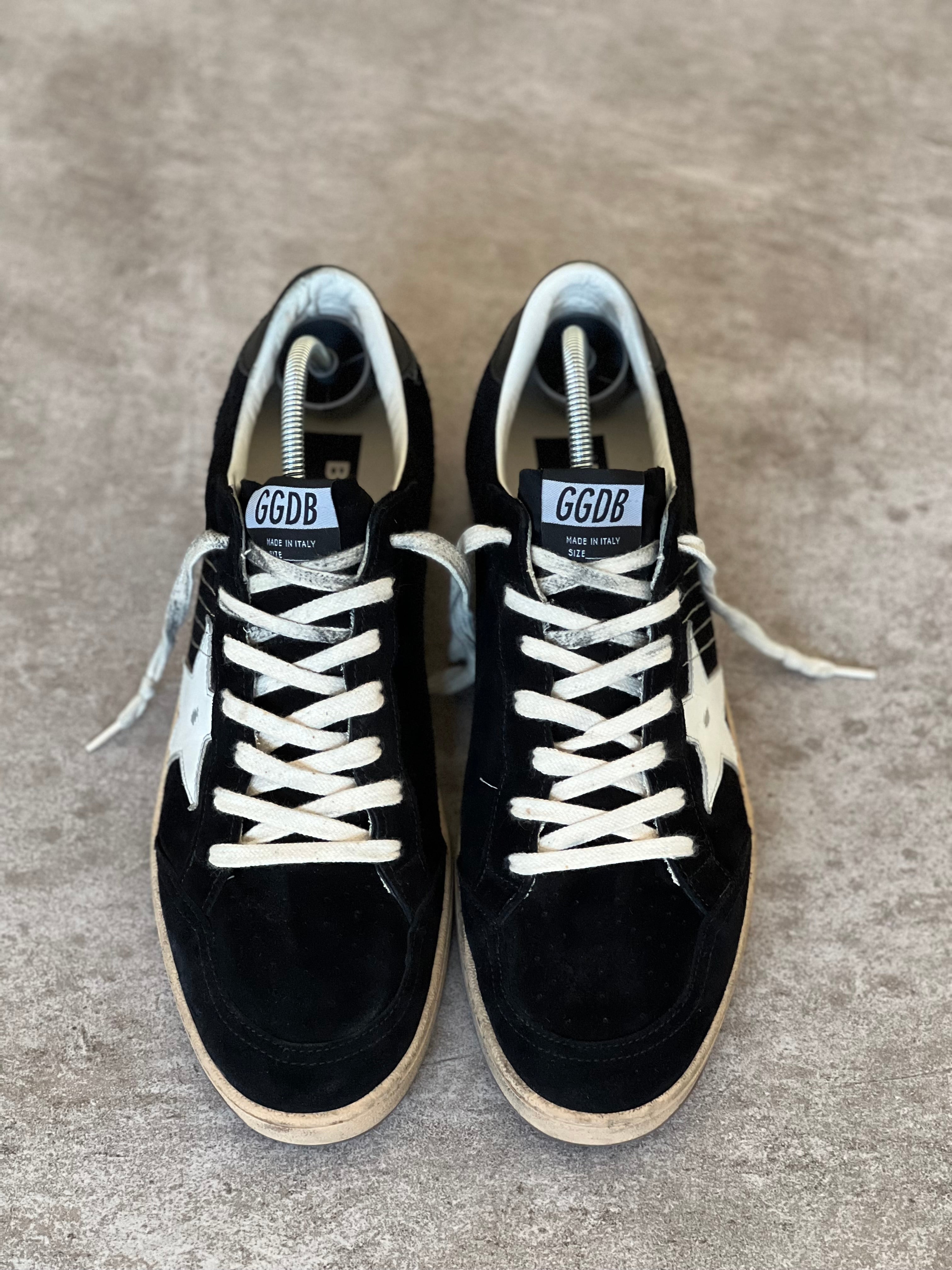 Size 44 | Black & White Ball Star Golden Goose Man