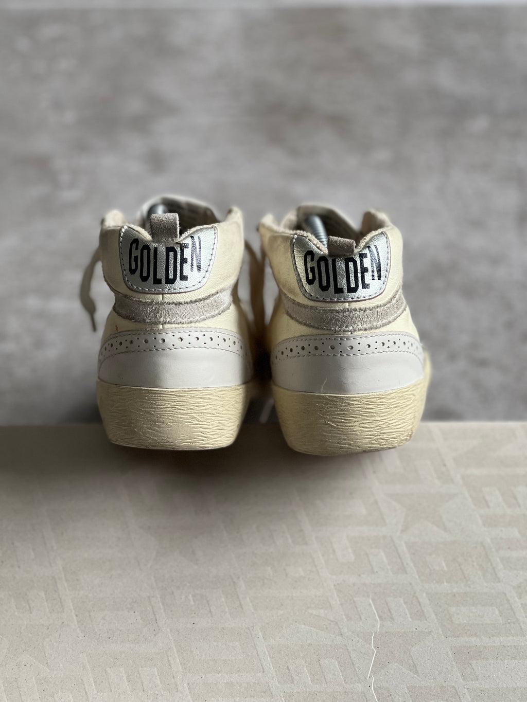 Size 37 | Golden Goose Mid Star Woman