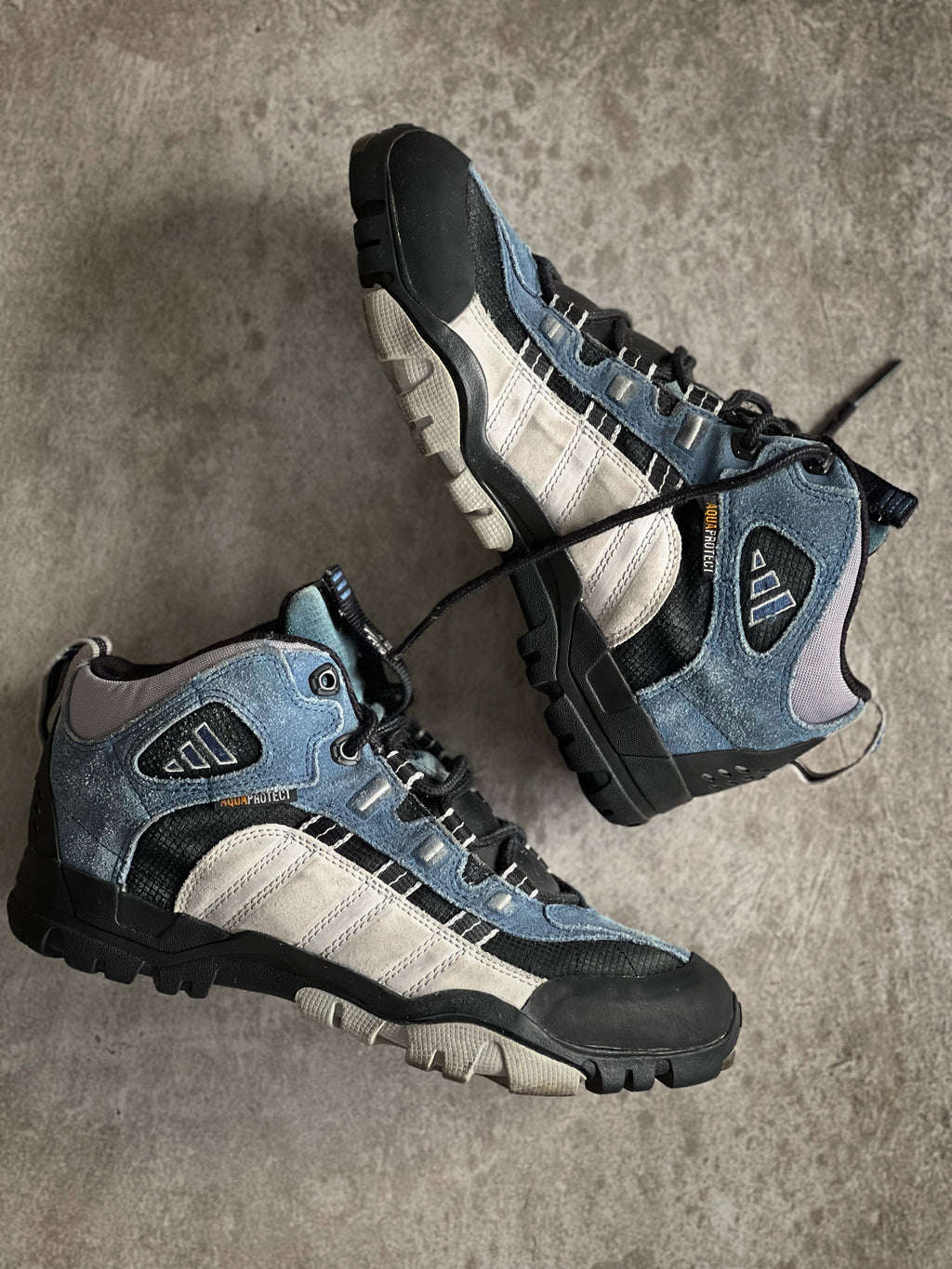 Size 42 | Gore Tex Adidas Y2k boots