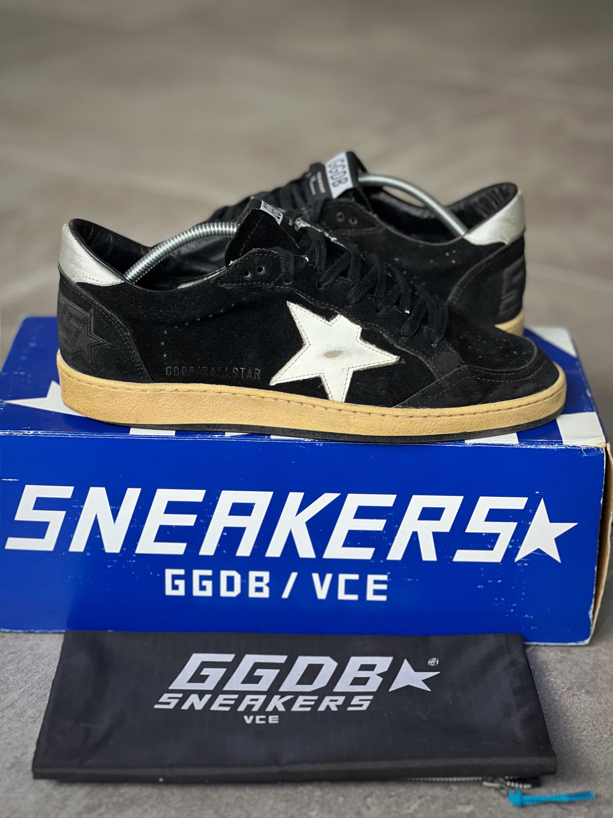 Golden Goose Ball Star Black & White Vtg