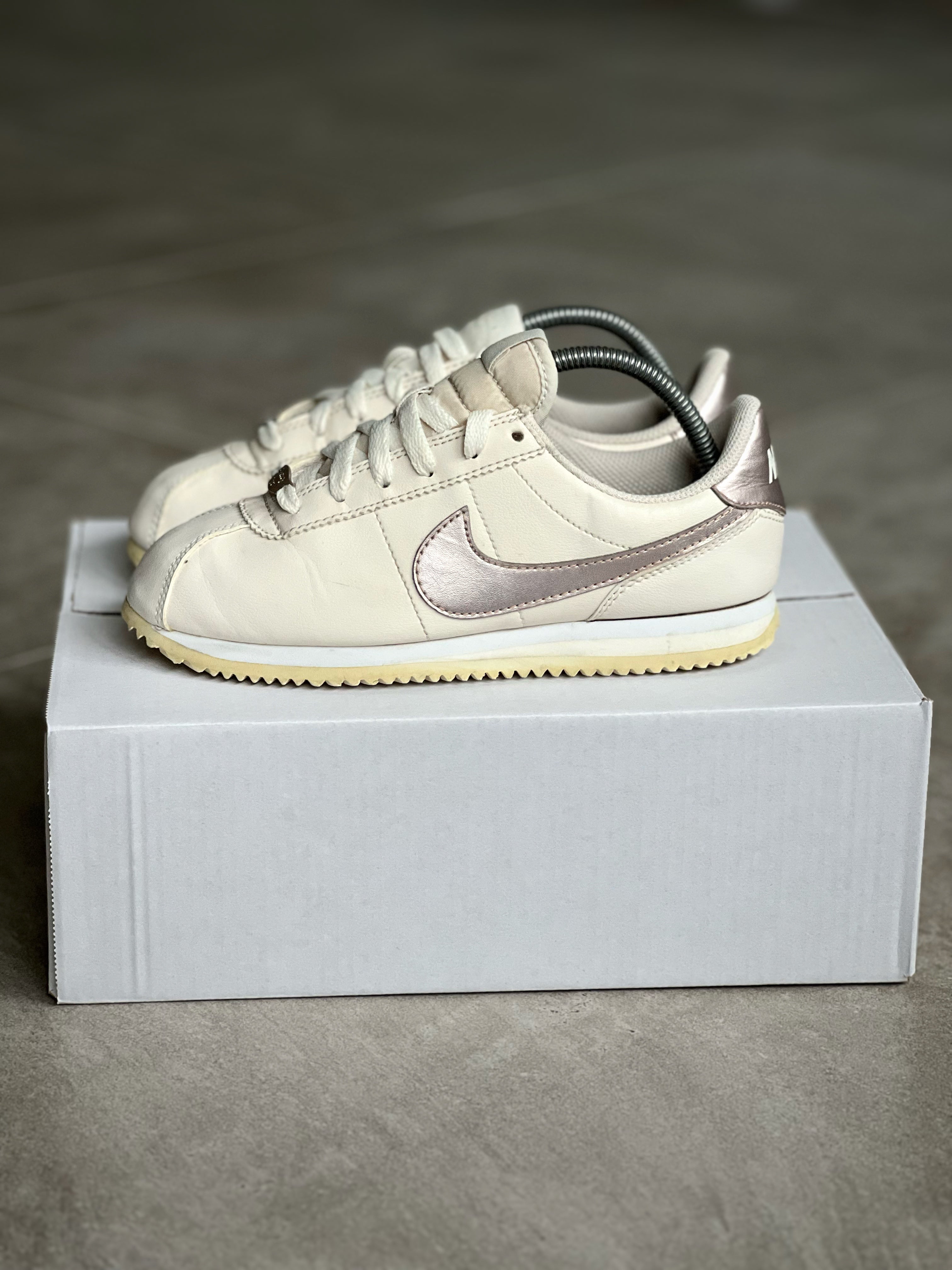 Size 36 | Nike Cortez Retro Preloved Woman Beige