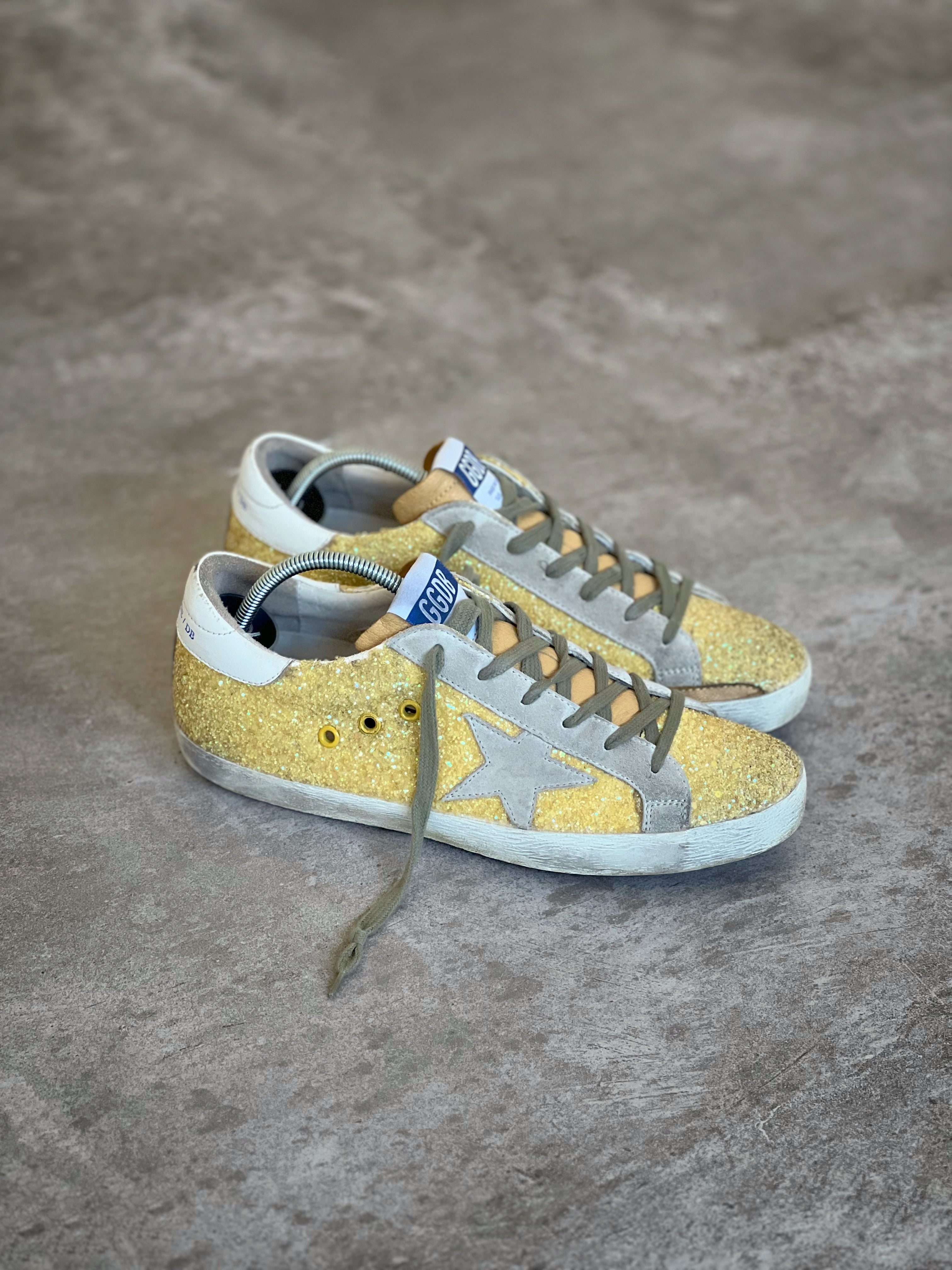 Size 40 | Superstar Yellow Retro Golden Goose