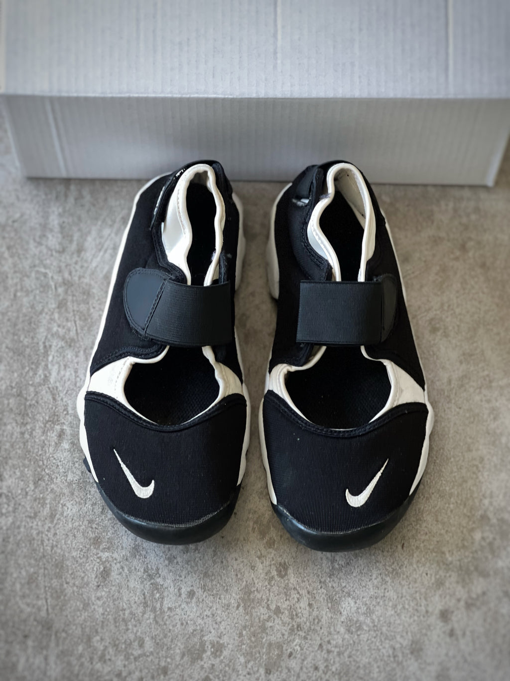 Size 37.5 | Nike Air Rift Retro Style Black & White