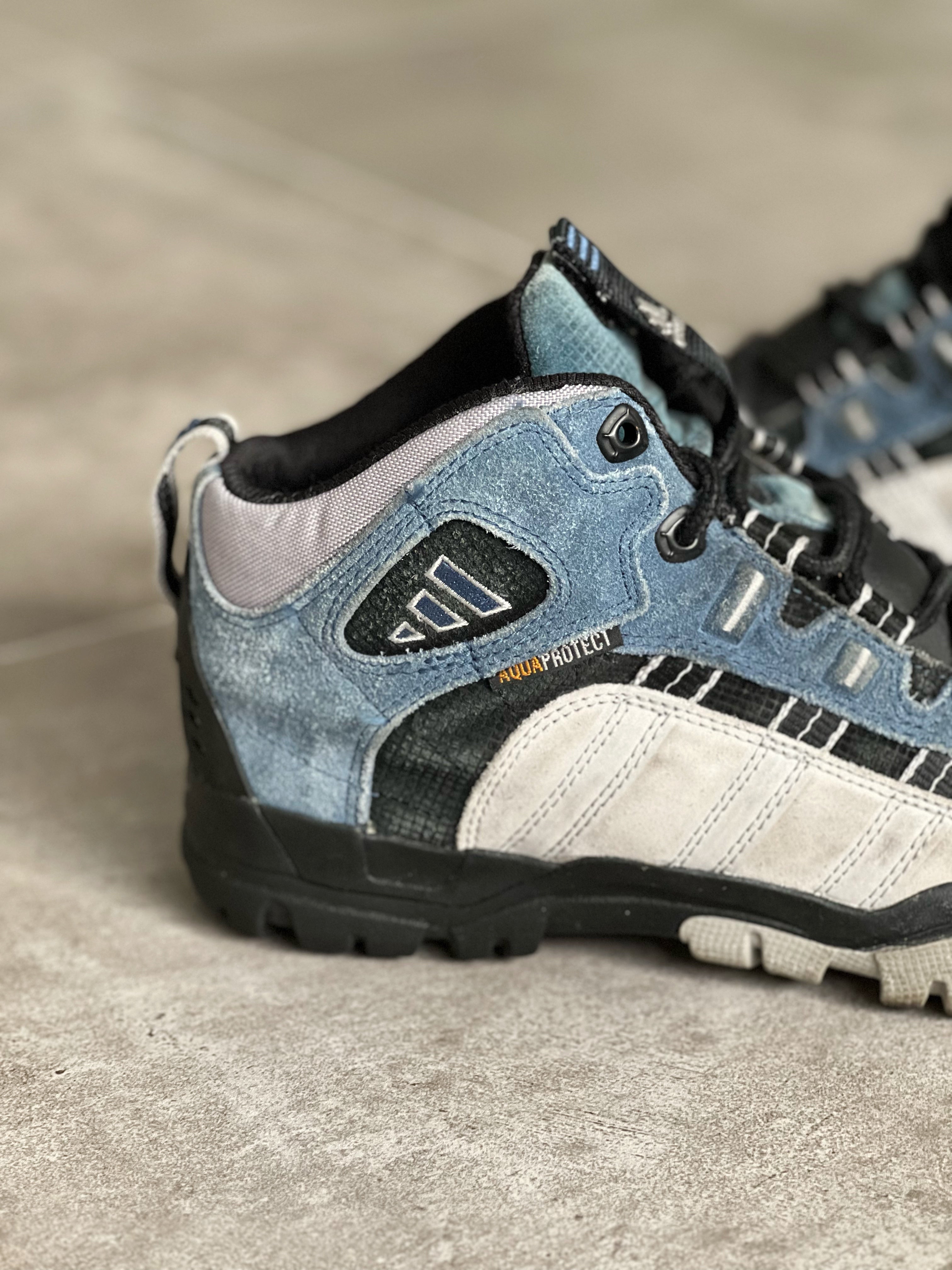 Size 42 | Gore Tex Adidas Y2k boots