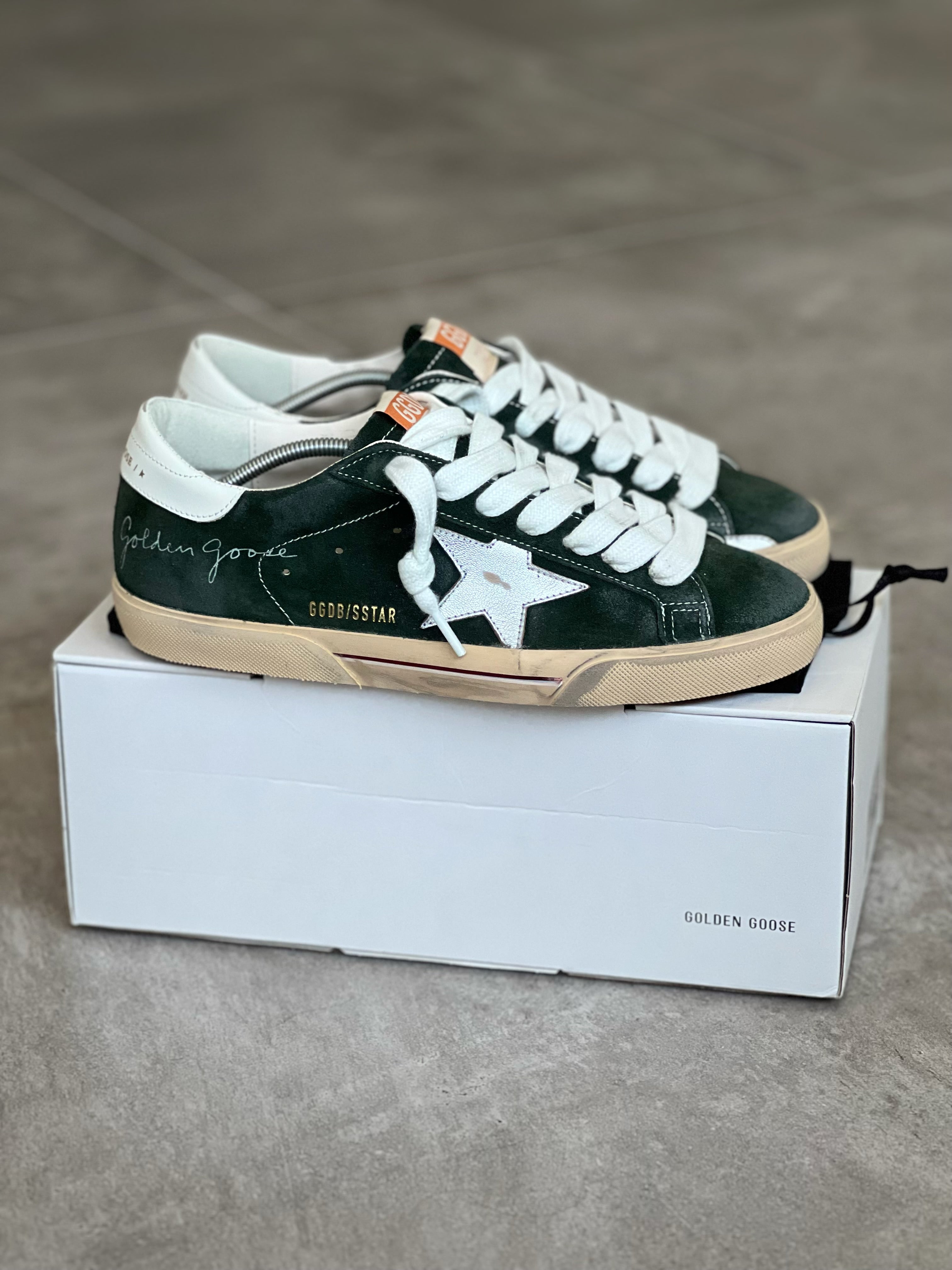 Talla 42 | Golden Goose Superstar Man Green New Collection