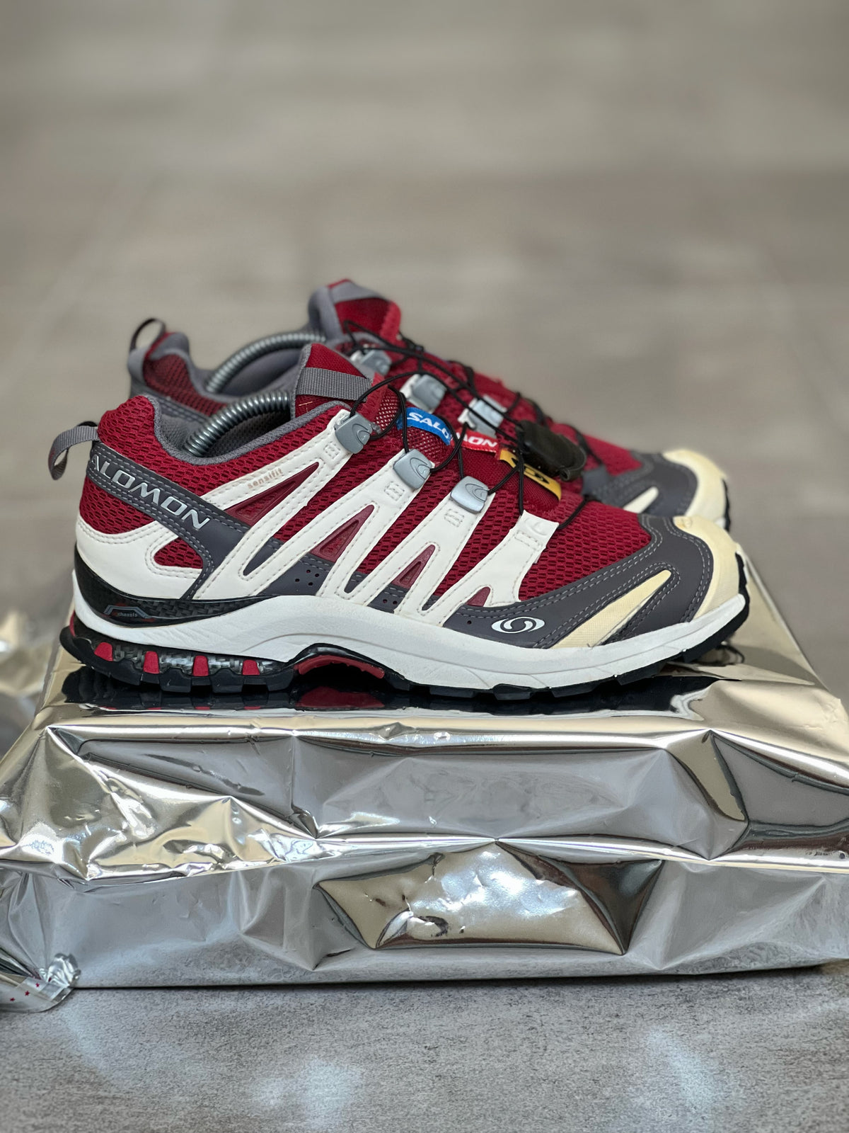 2006 Salomon Gore Tex Vtg Woman Red Mountain Style