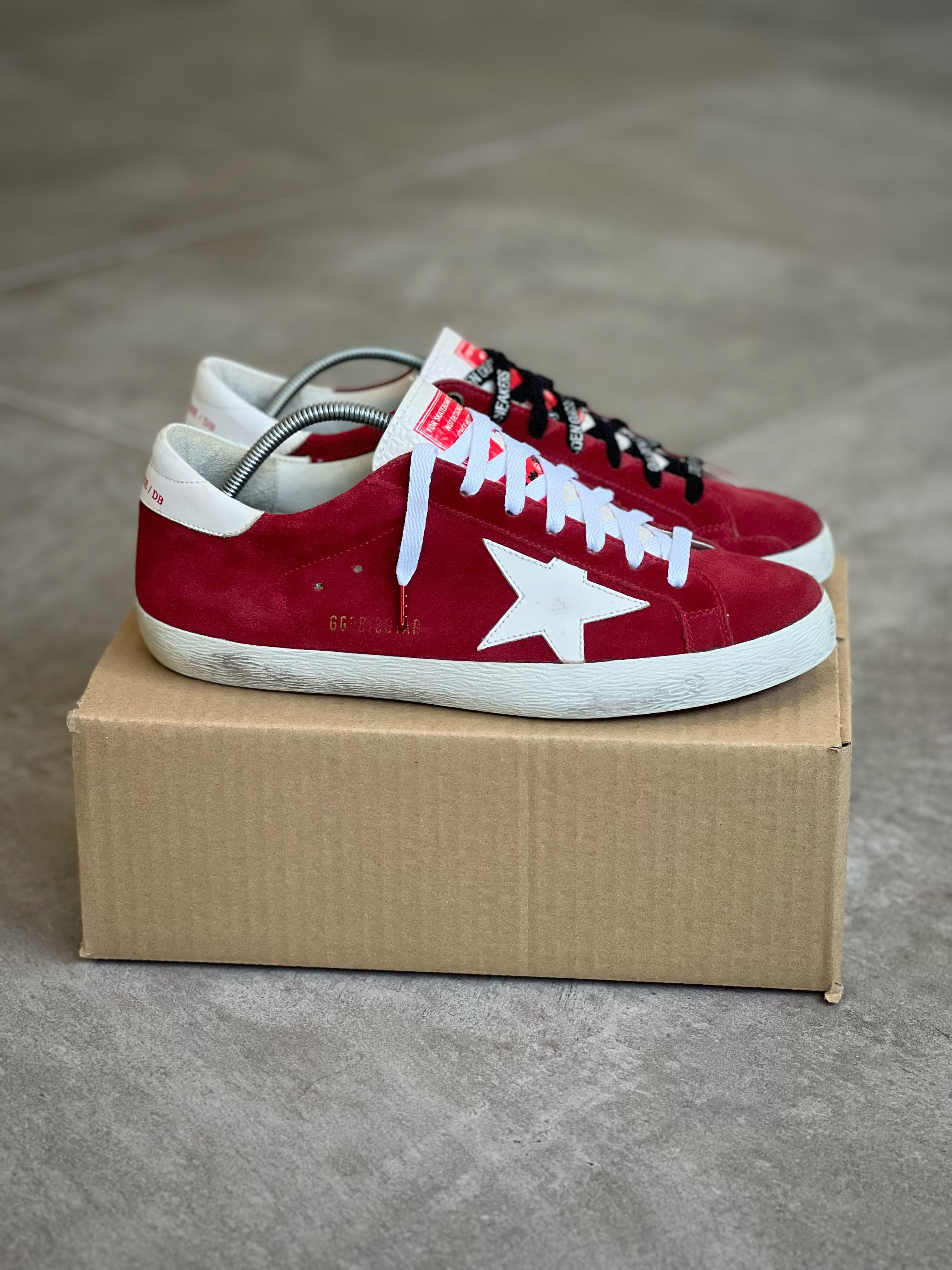 Talla 41 | Red & White Superstar