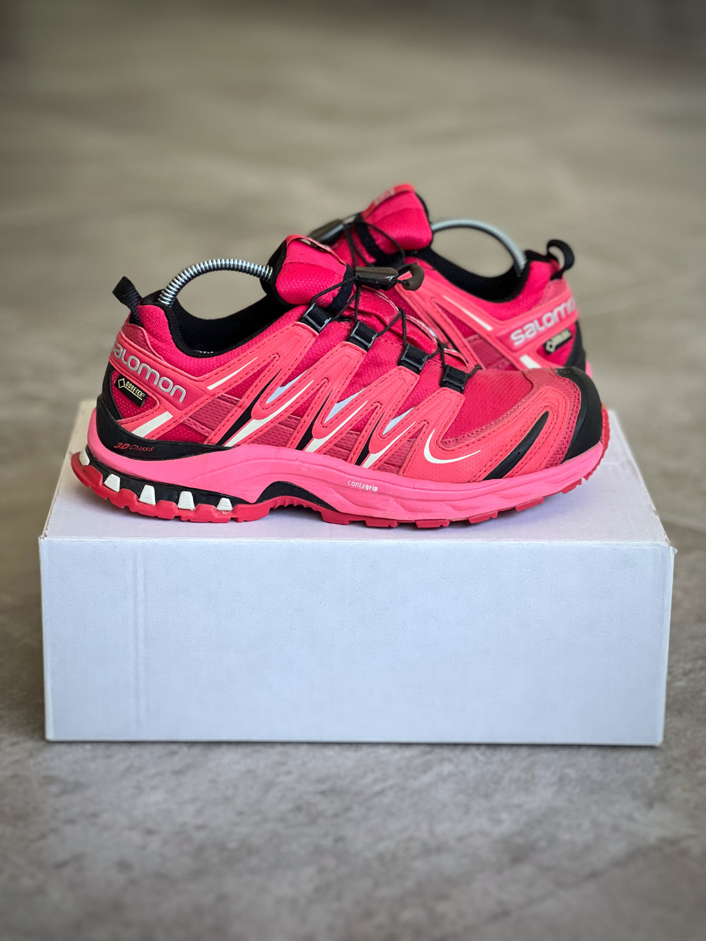 Size 7.5 | Salomon Outdoor Retro Style Pink Gore Tex Woman