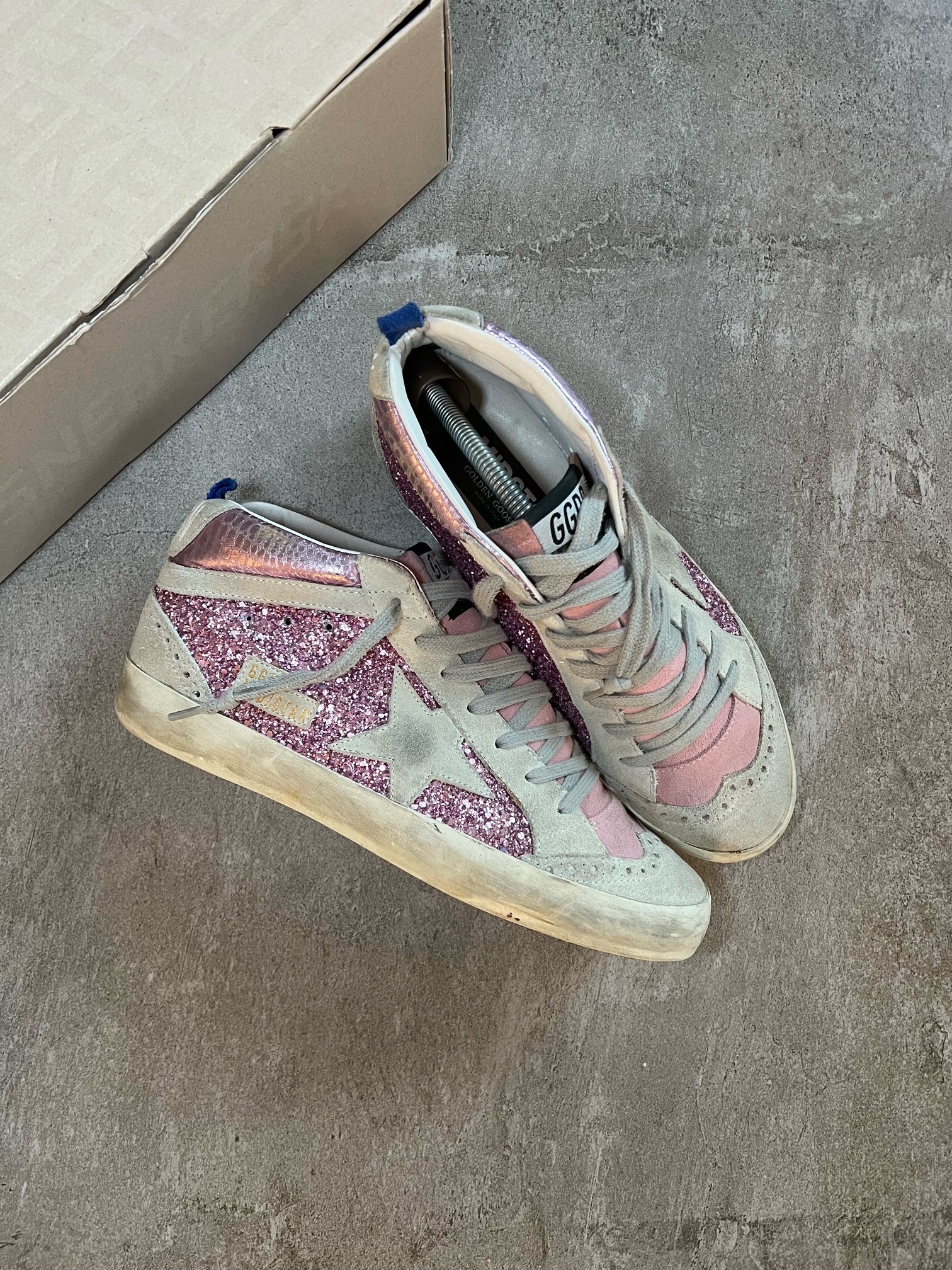 Size 38 I Mid Star Golden Goose