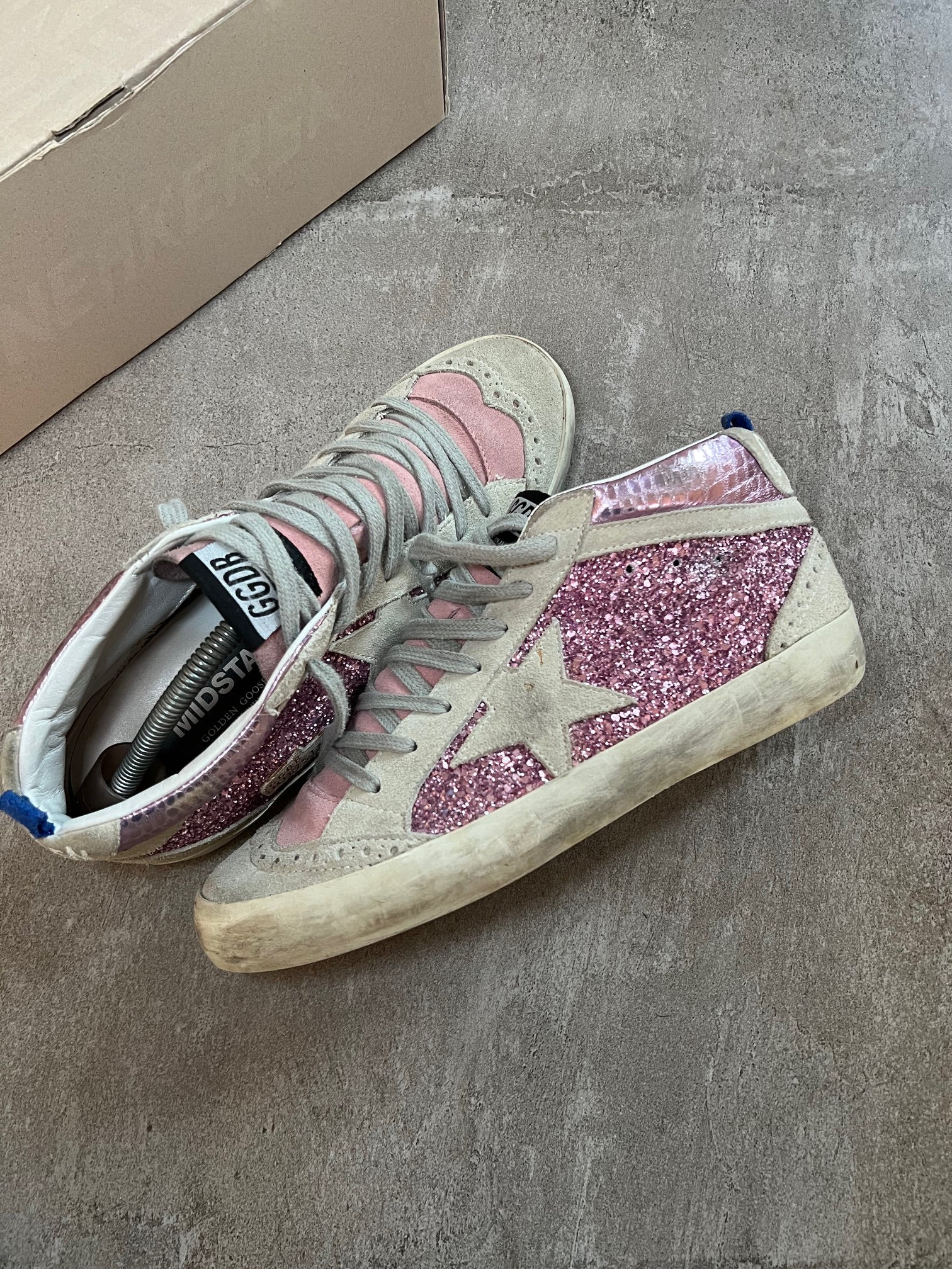 Size 38 I Mid Star Golden Goose