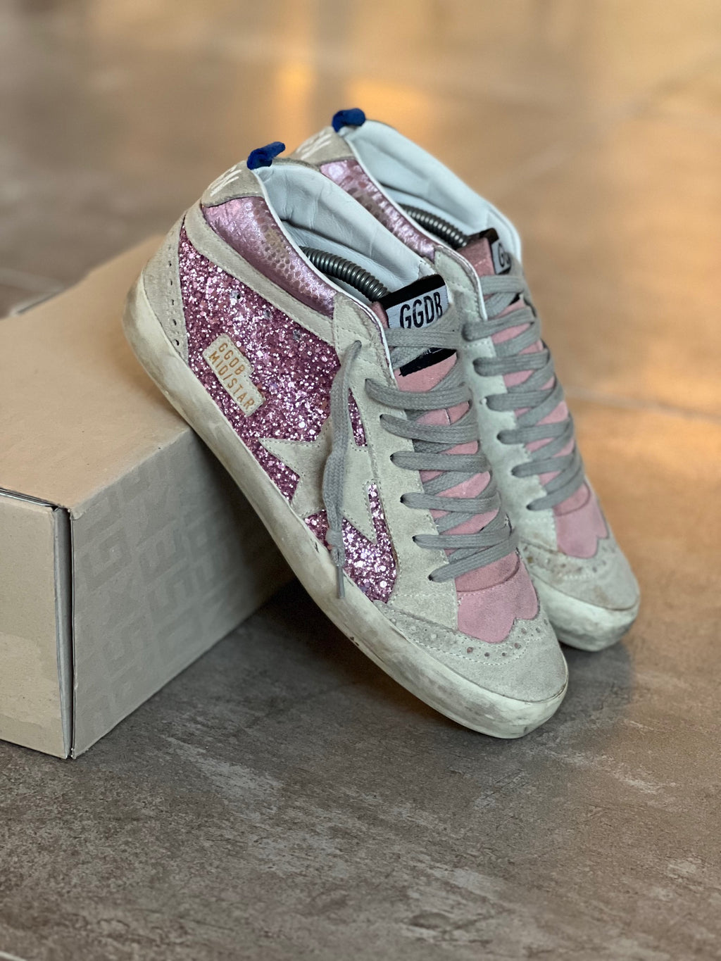 Size 38 I Mid Star Golden Goose